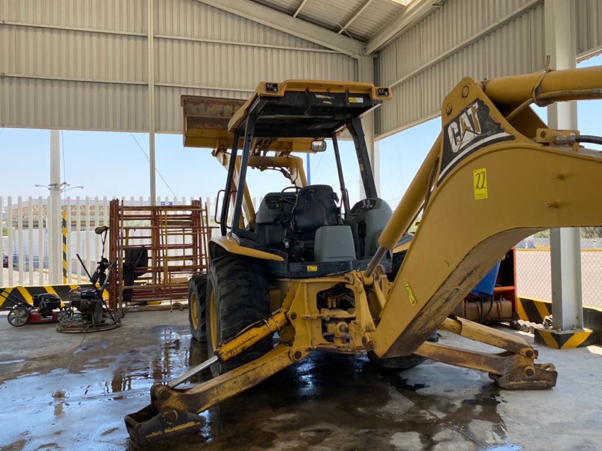 Caterpillar 416D Loader Backhoe, Serial number CAT0416DVBFP16129, Motor number 3054C - Image 15 of 58