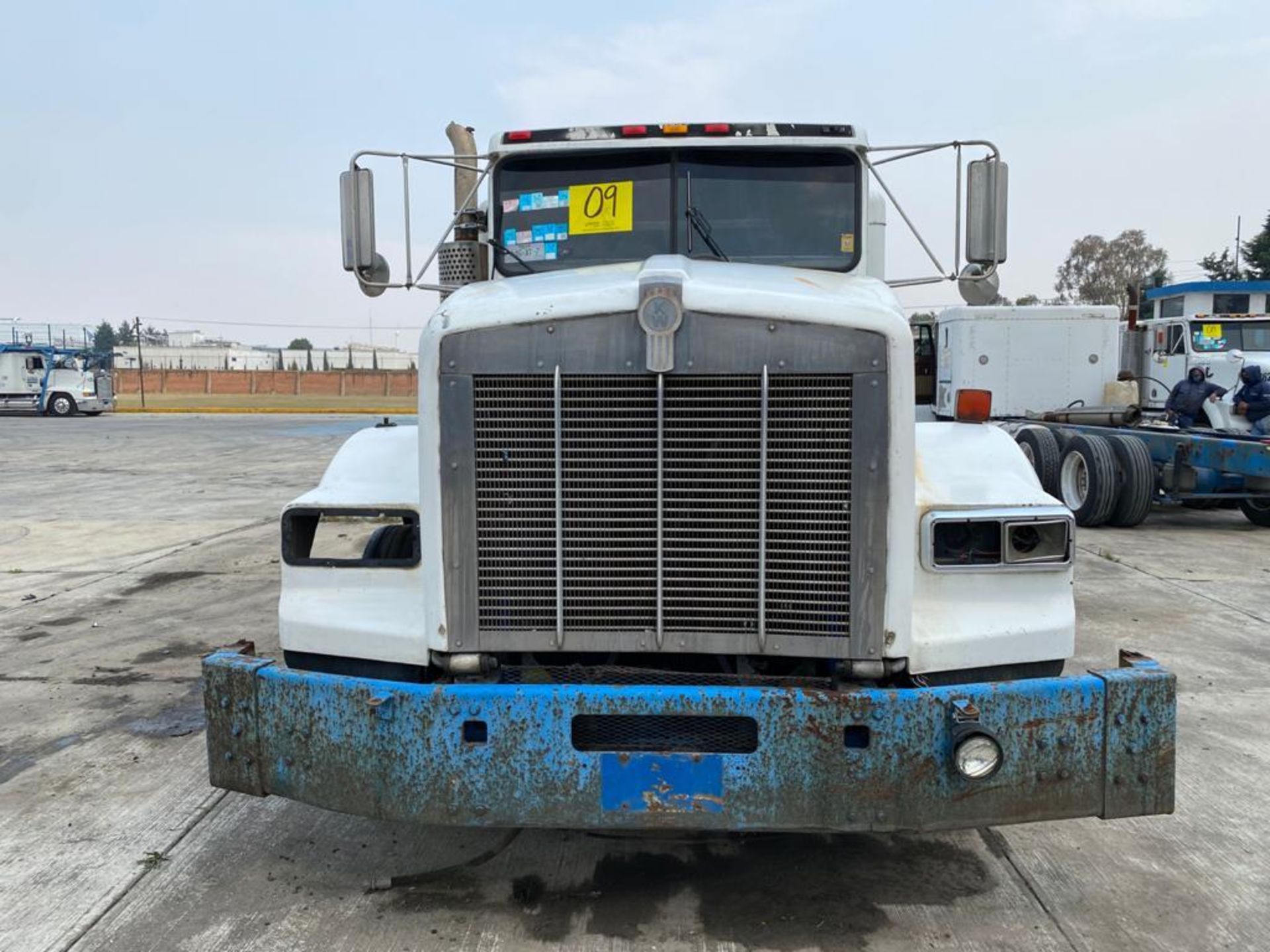 1998 Kenworth Sleeper truck tractor, standard transmission of 18 speeds - Image 4 of 59