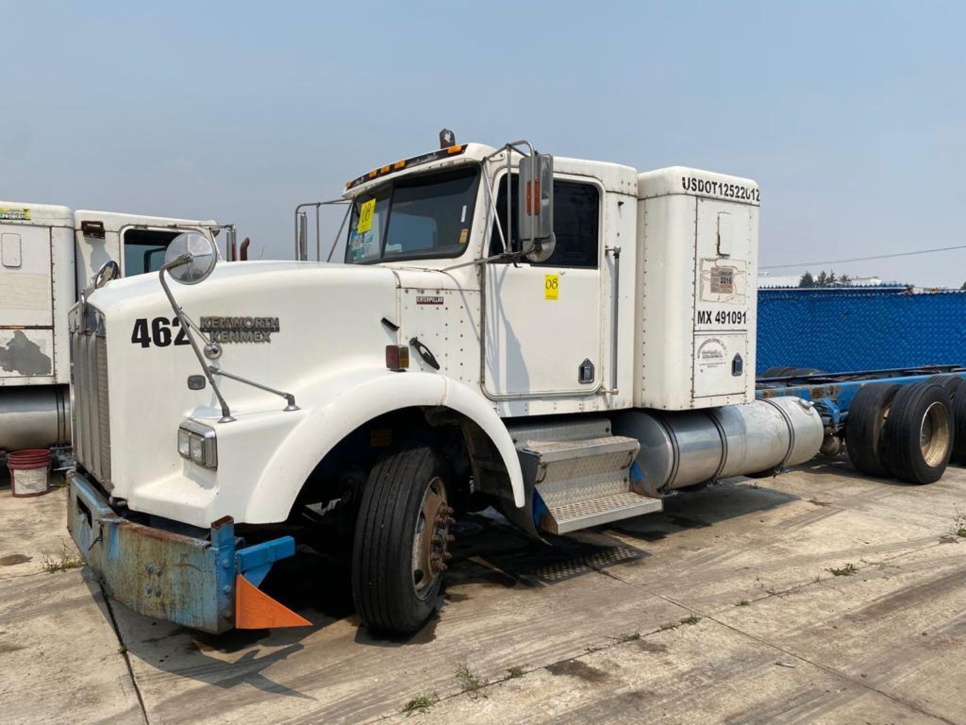 1999 Kenworth Sleeper truck tractor, standard transmission of 18 speeds - Image 26 of 64