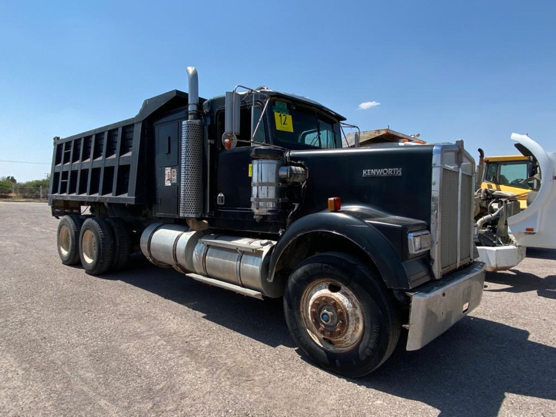 1982 Kenworth Dump Truck, standard transmission of 10 speeds, with Cummins motor - Image 4 of 67