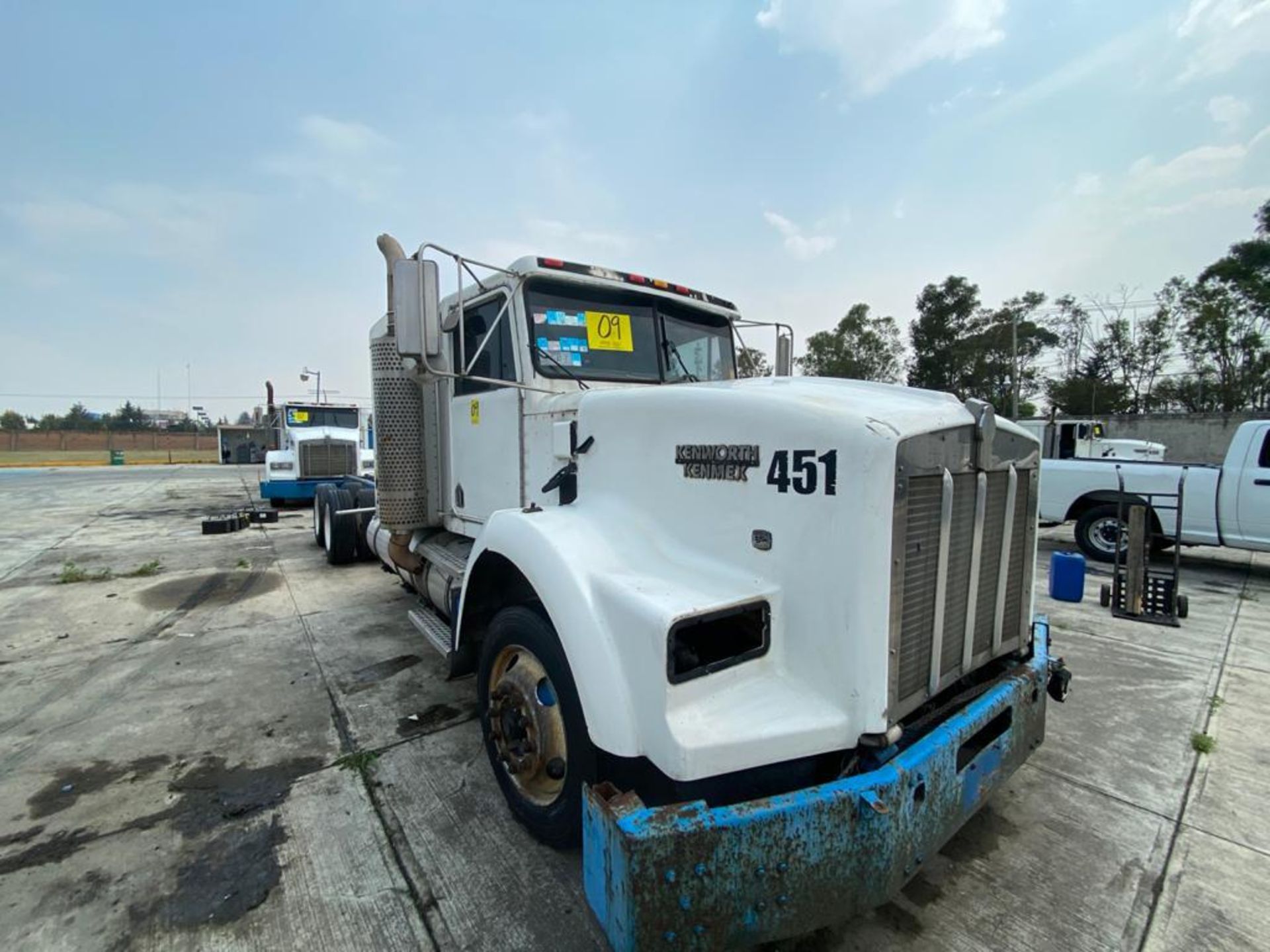 1998 Kenworth Sleeper truck tractor, standard transmission of 18 speeds - Image 2 of 59