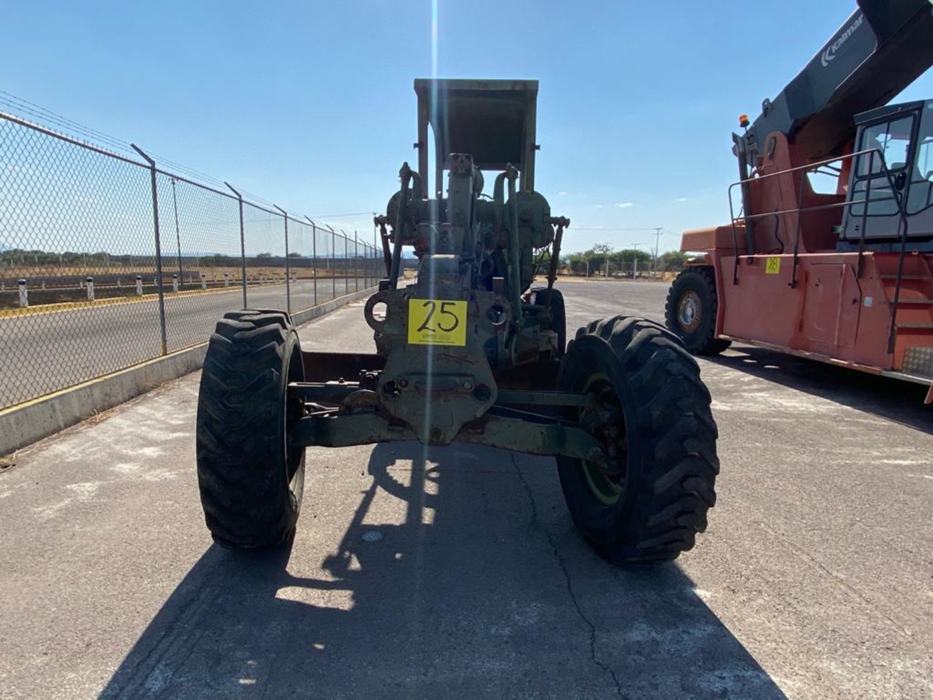 1970 Wabco4 440H Motor Grader, Serial number 440HAGM1398, Motor number 4A156316*RC*4057C - Image 4 of 77