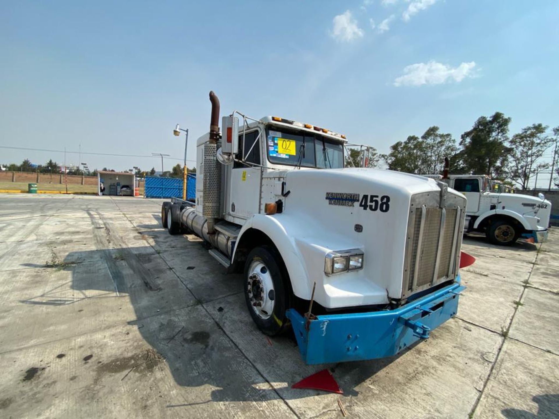 1999 Kenworth Sleeper truck tractor, standard transmission of 18 speeds - Image 3 of 75