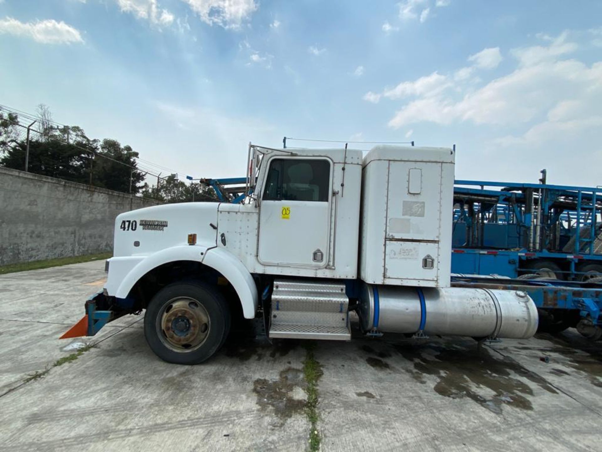 1999 Kenworth Sleeper truck tractor, standard transmission of 18 speeds - Image 9 of 69