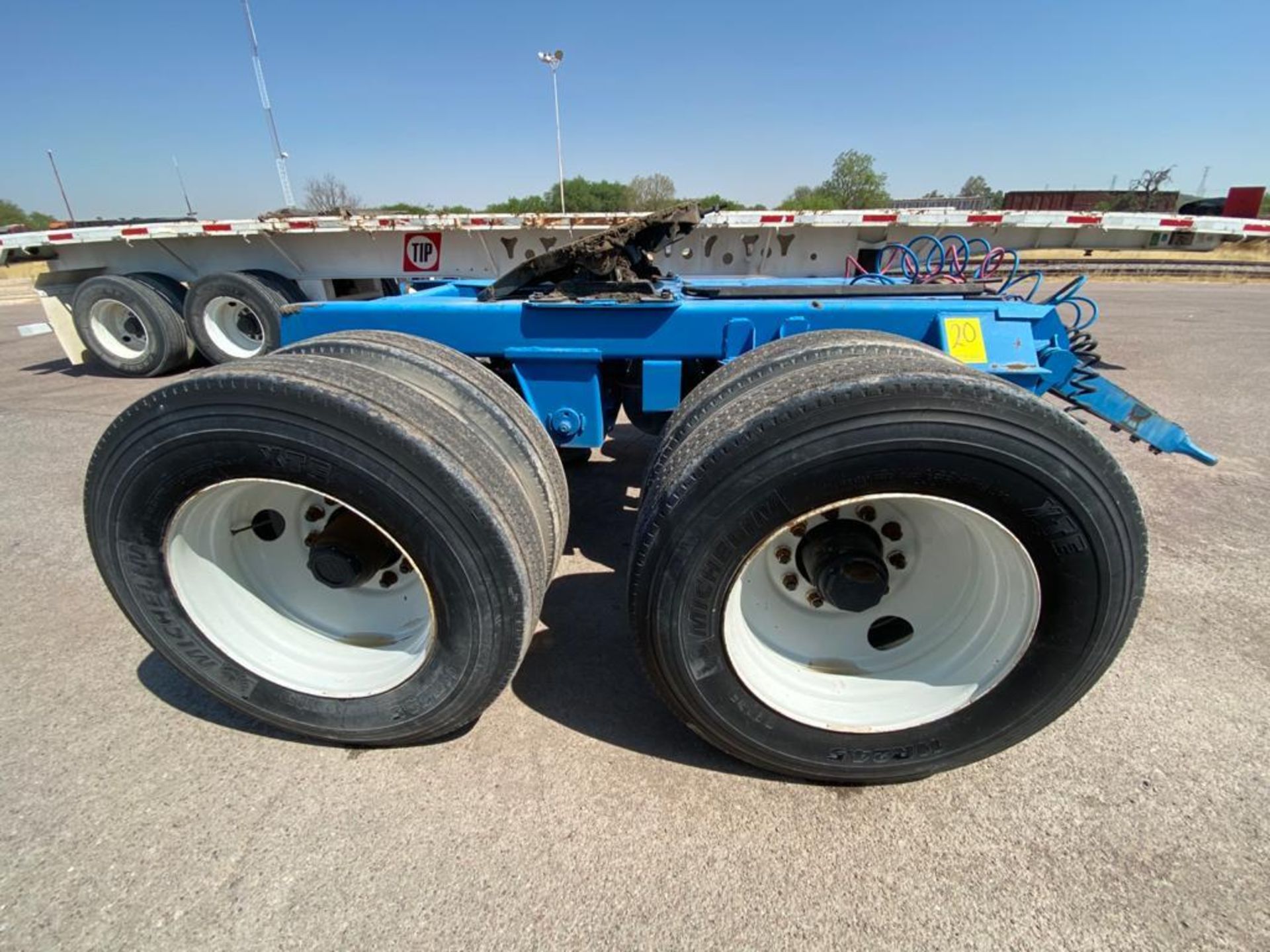Dolly 2 axles, 8 wheels, without brand, without model, without serial number. - Image 7 of 22
