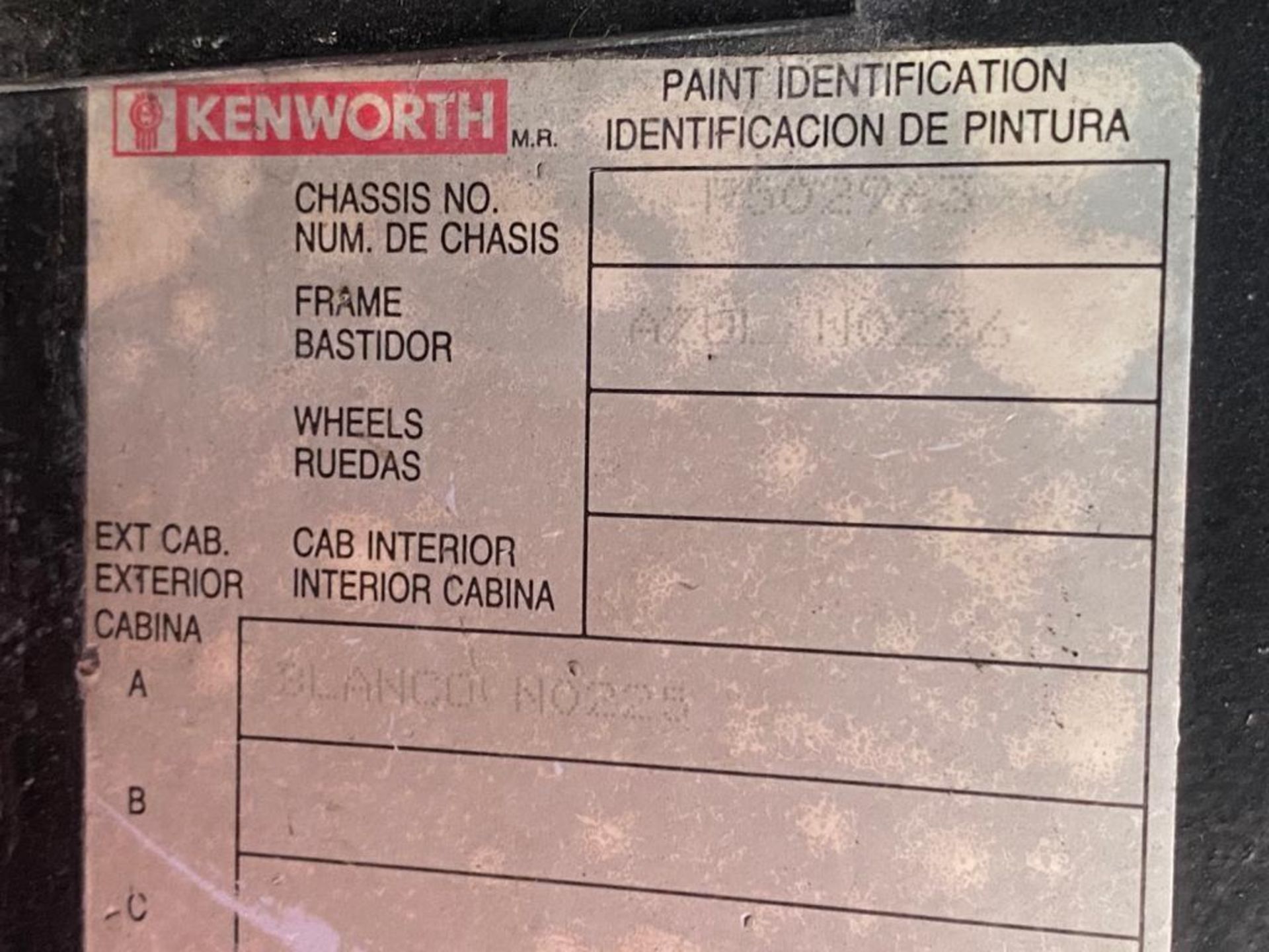 1999 Kenworth Sleeper truck tractor, standard transmission of 18 speeds - Image 44 of 62