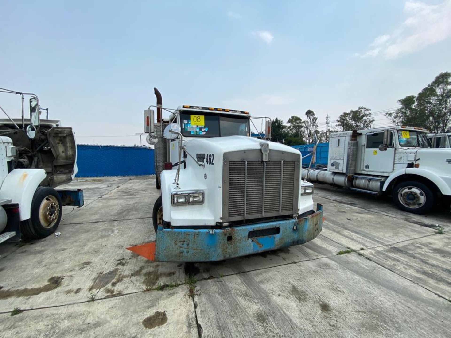 1999 Kenworth Sleeper truck tractor, standard transmission of 18 speeds - Image 2 of 64