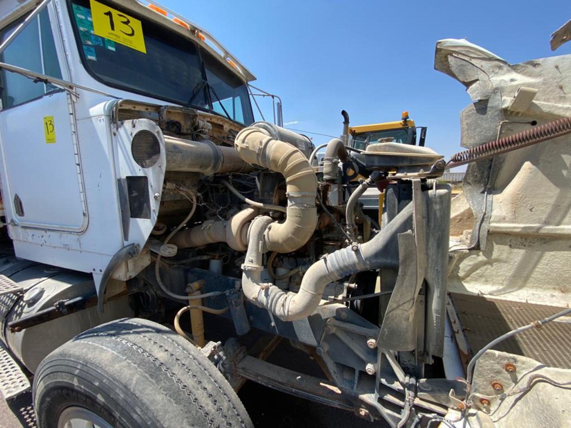 1982 Kenworth Dump Truck, standard transmission of 16 speeds - Image 46 of 59