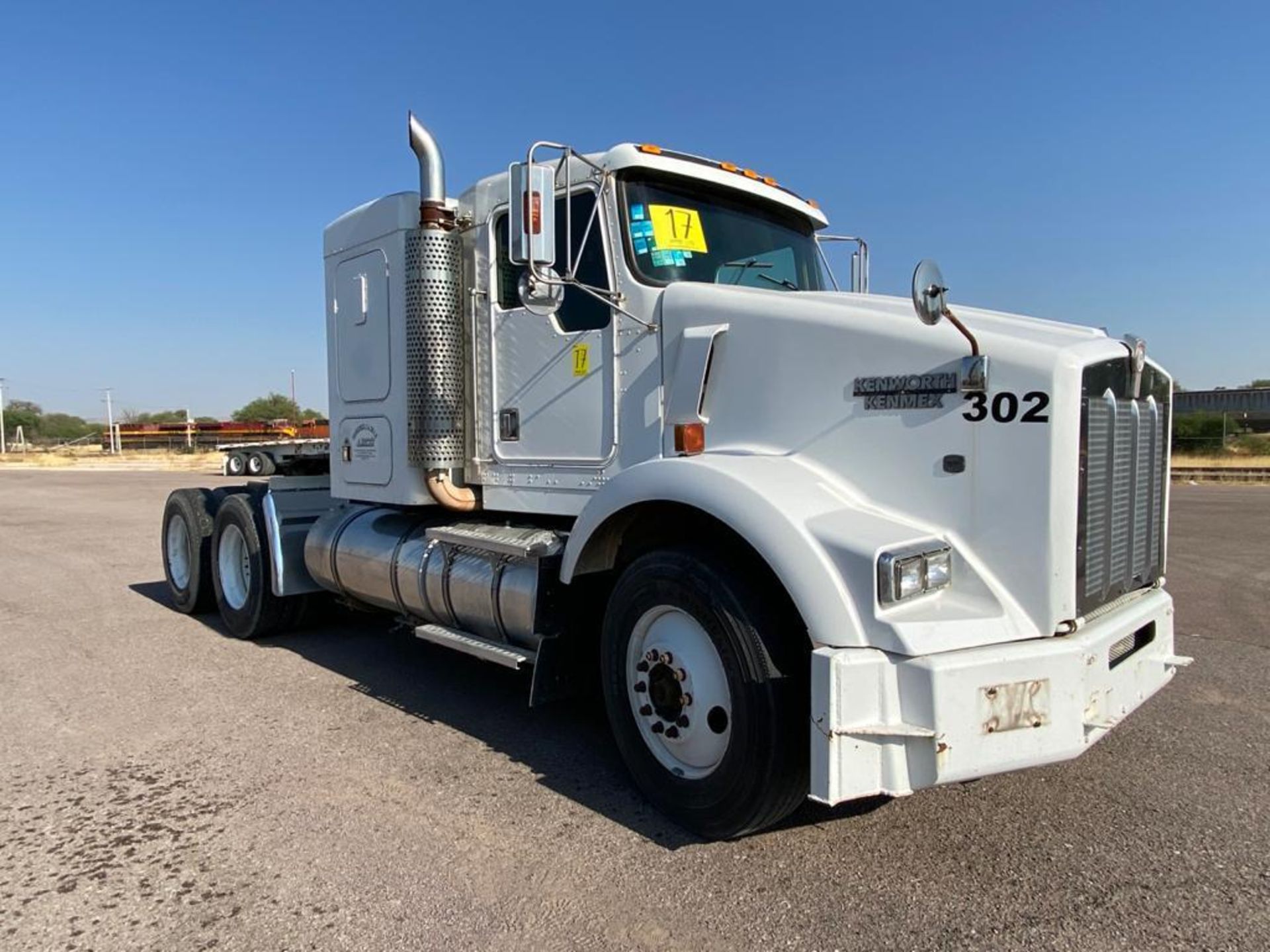 1998 Kenworth Sleeper Truck Tractor, standard transmission of 18 speeds