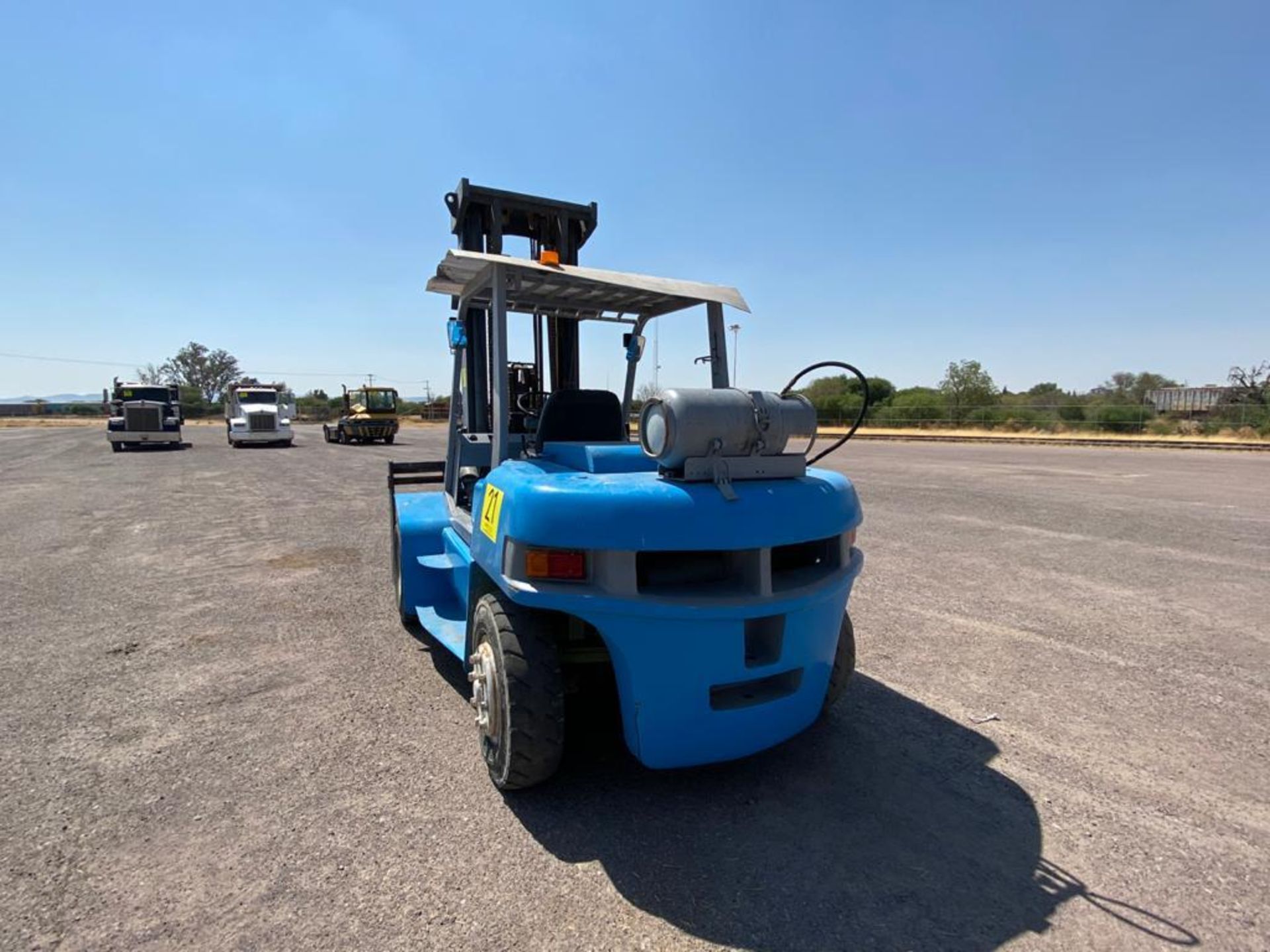 Clark Forklift, Model CMP70, Serial number CMP570L-0271-6883KF, automatic transmission - Image 11 of 43