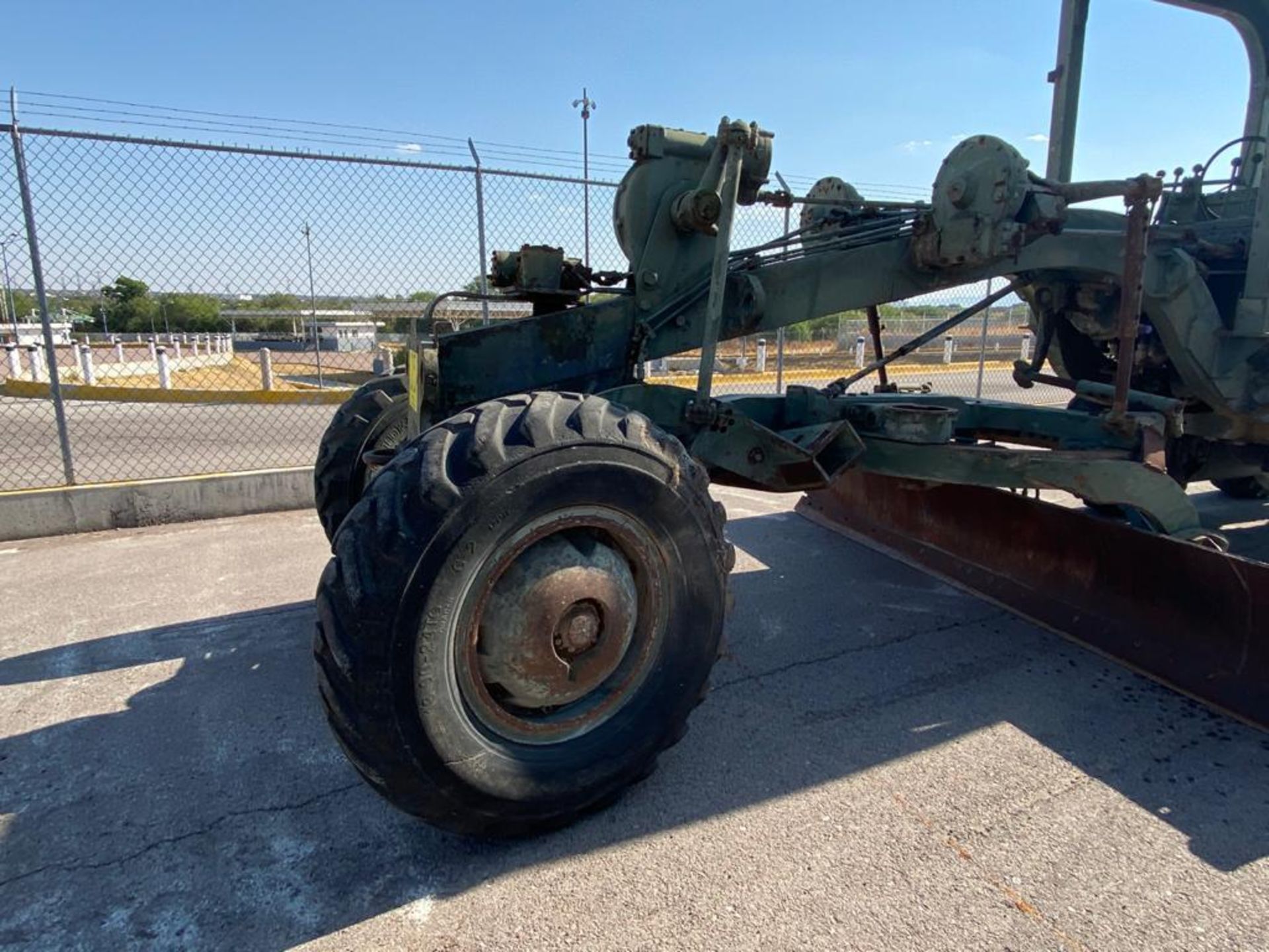 1970 Wabco4 440H Motor Grader, Serial number 440HAGM1398, Motor number 4A156316*RC*4057C - Image 7 of 77