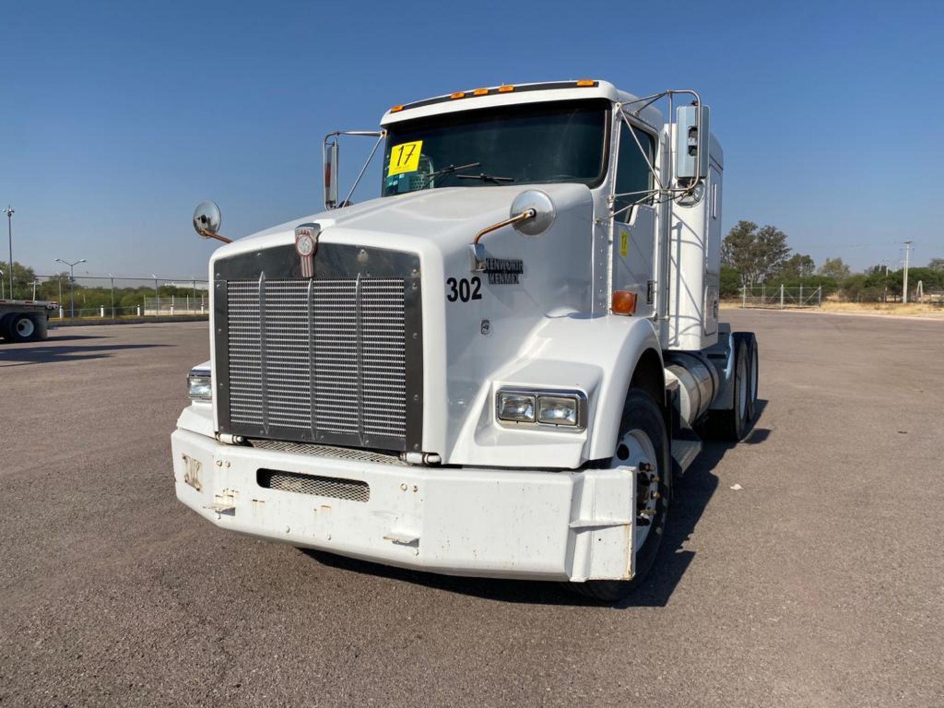 1998 Kenworth Sleeper Truck Tractor, standard transmission of 18 speeds - Image 5 of 55