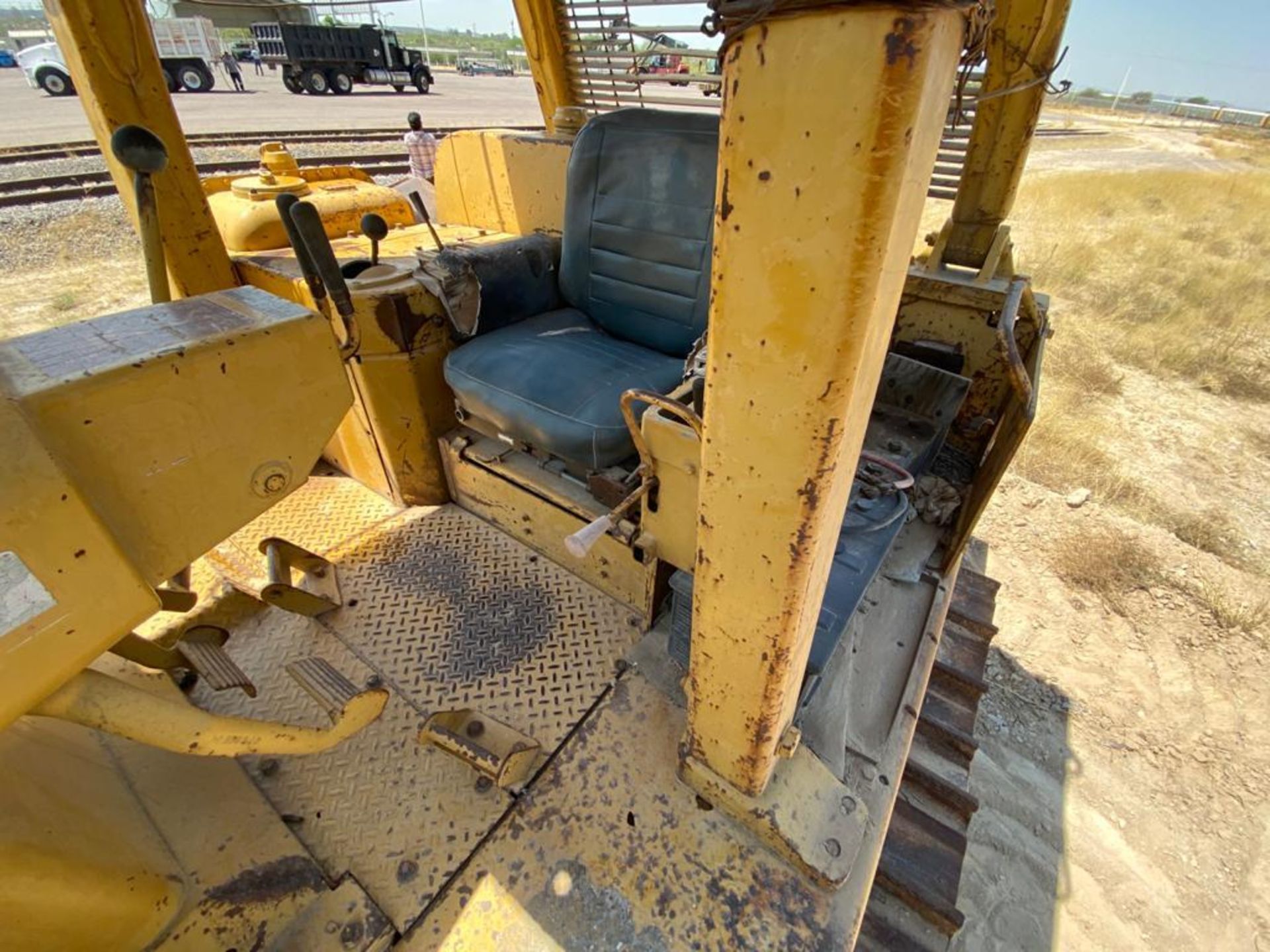 Caterpillar D7G Bulldozer, Serial number 92V5897, Diesel motor , Motor number 3306 - Image 34 of 48