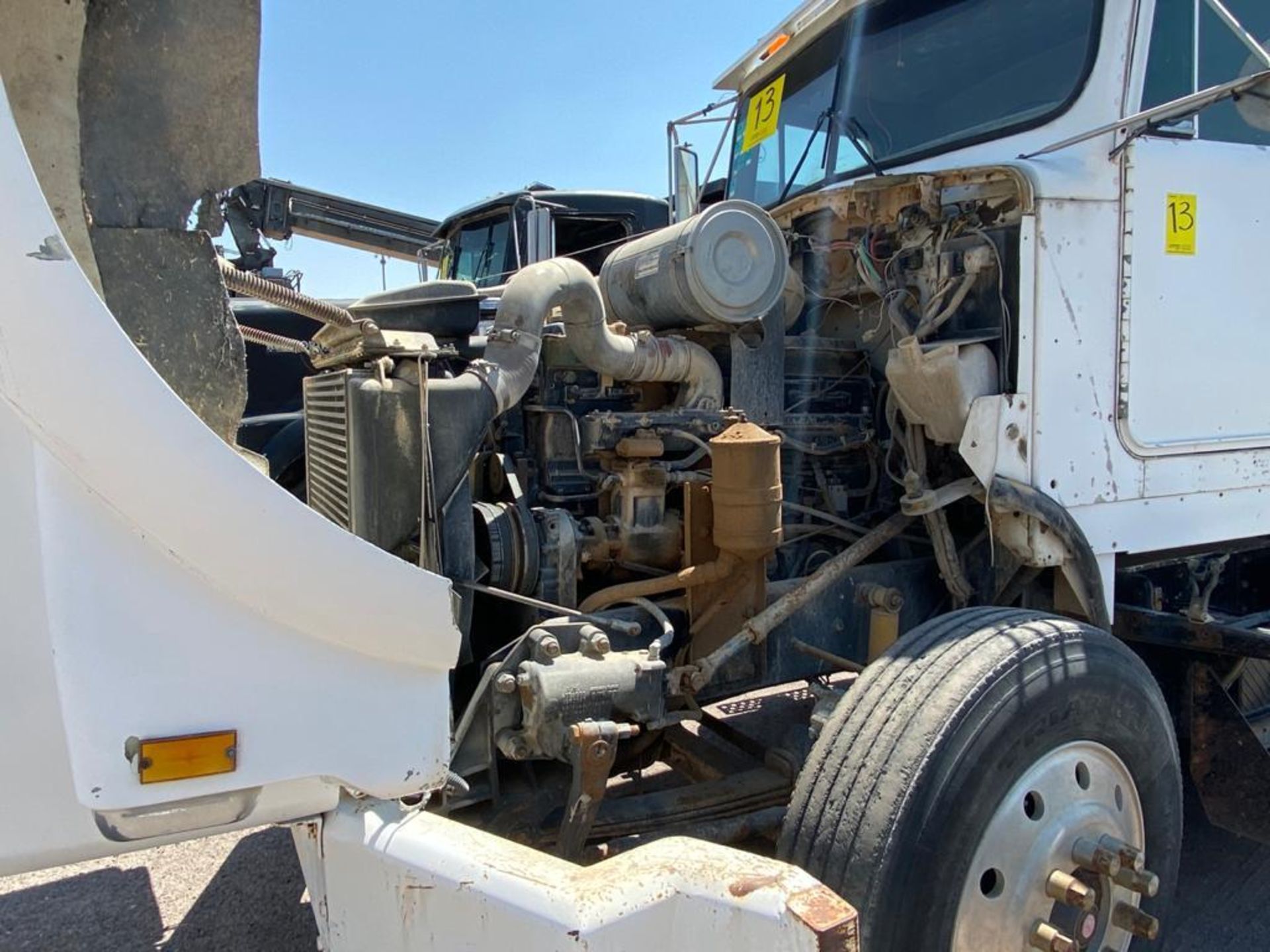 1982 Kenworth Dump Truck, standard transmission of 16 speeds - Image 57 of 59