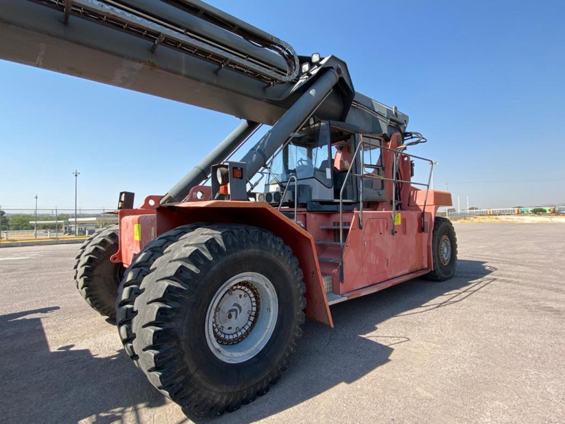 Reach Stacker marca Kalmar, año 2004, modelo DRS4531-55, No de serie T341140079 - Image 22 of 57