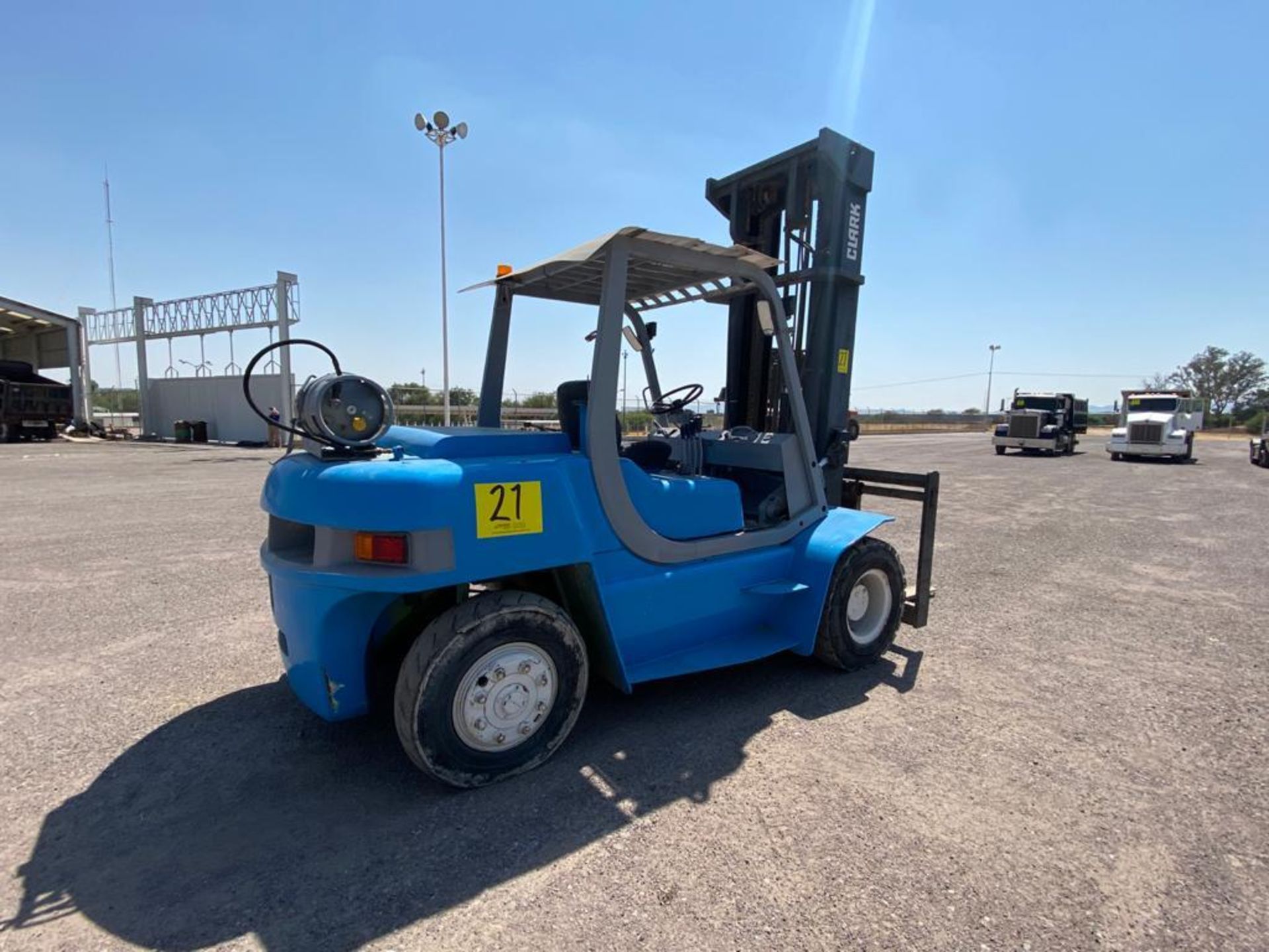 Clark Forklift, Model CMP70, Serial number CMP570L-0271-6883KF, automatic transmission - Image 14 of 43