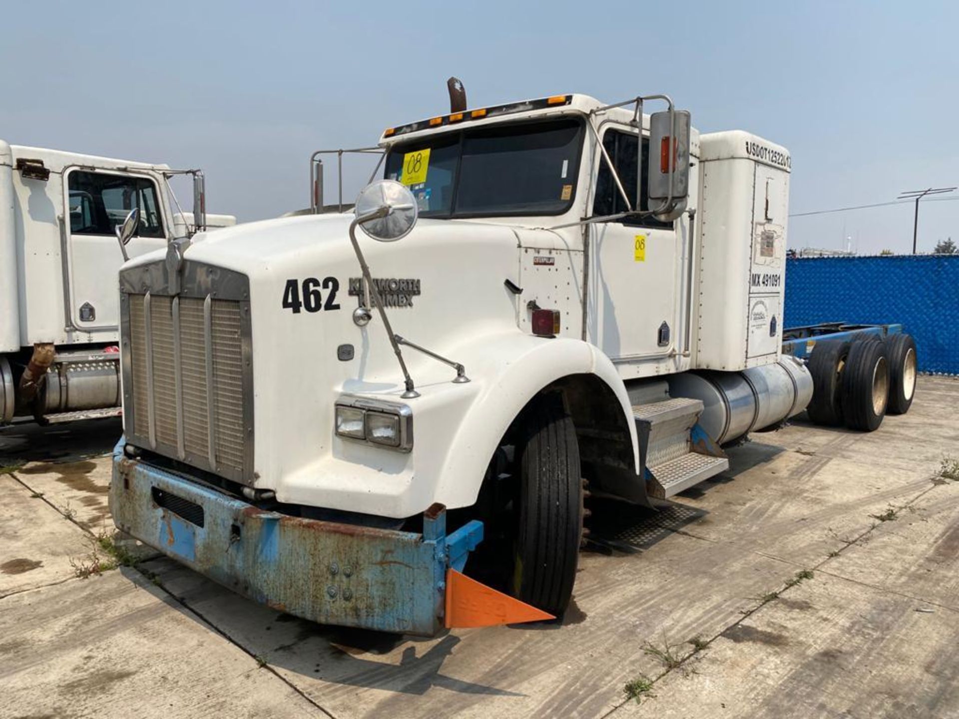 1999 Kenworth Sleeper truck tractor, standard transmission of 18 speeds - Image 28 of 64