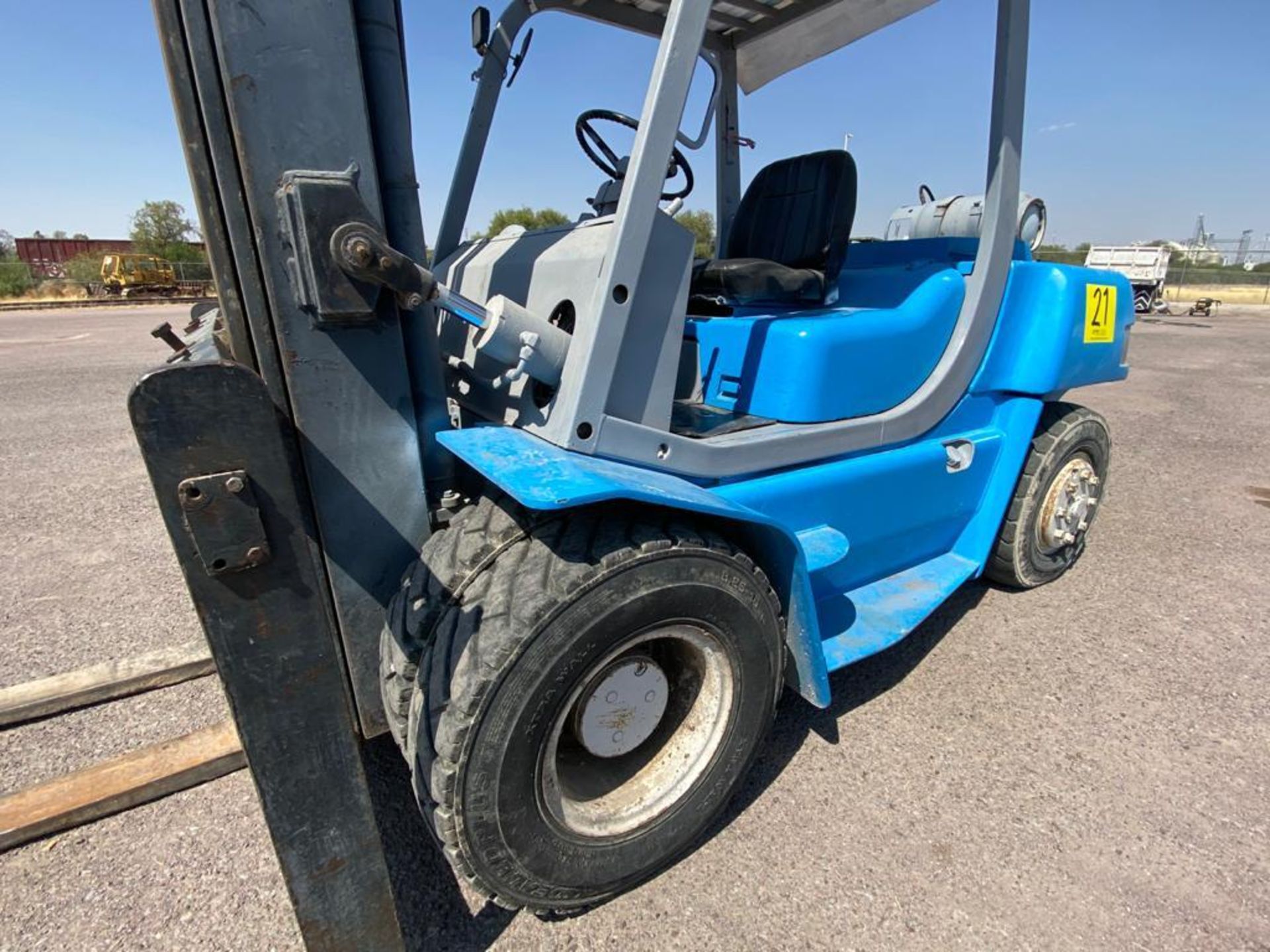 Clark Forklift, Model CMP70, Serial number CMP570L-0271-6883KF, automatic transmission - Image 4 of 43