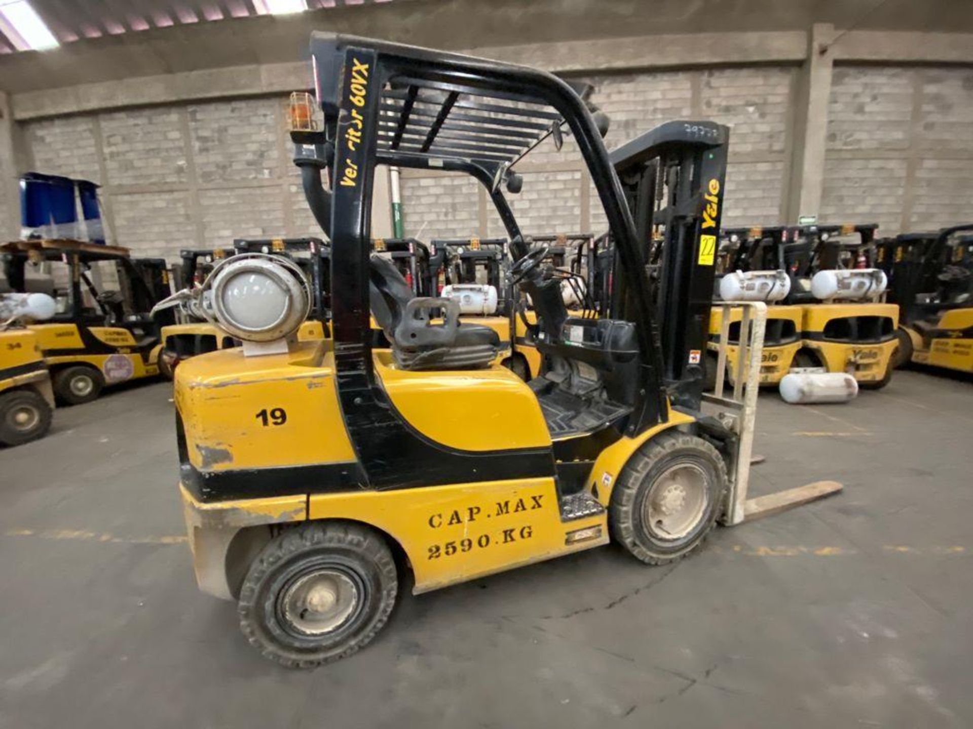 Yale Forklift, Model GLP060VXNDAE087, S/N D875V07977R, Year 2017, 5700 lb capacity - Image 12 of 39