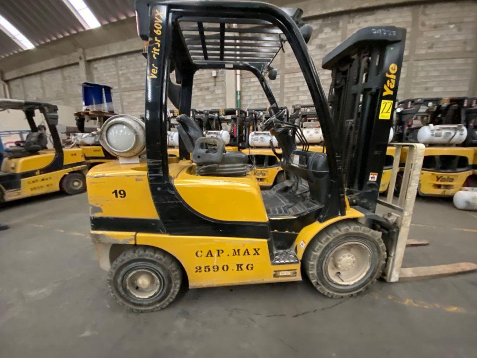 Yale Forklift, Model GLP060VXNDAE087, S/N D875V07977R, Year 2017, 5700 lb capacity - Image 13 of 39