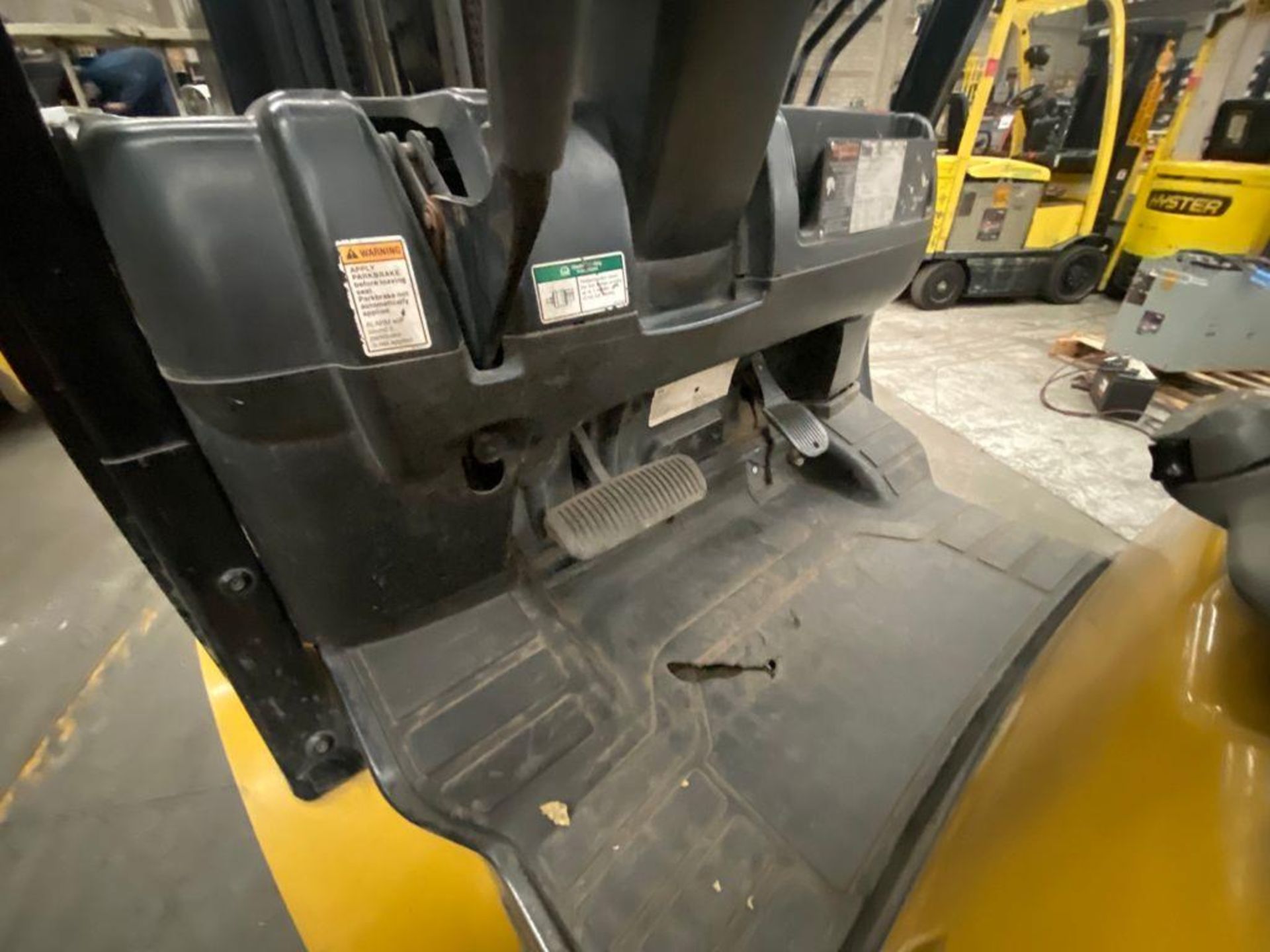 Yale Forklift, Model GLP060VXNDAE087, S/N D875V07980R, Year 2017, 5700 lb capacity - Image 32 of 39