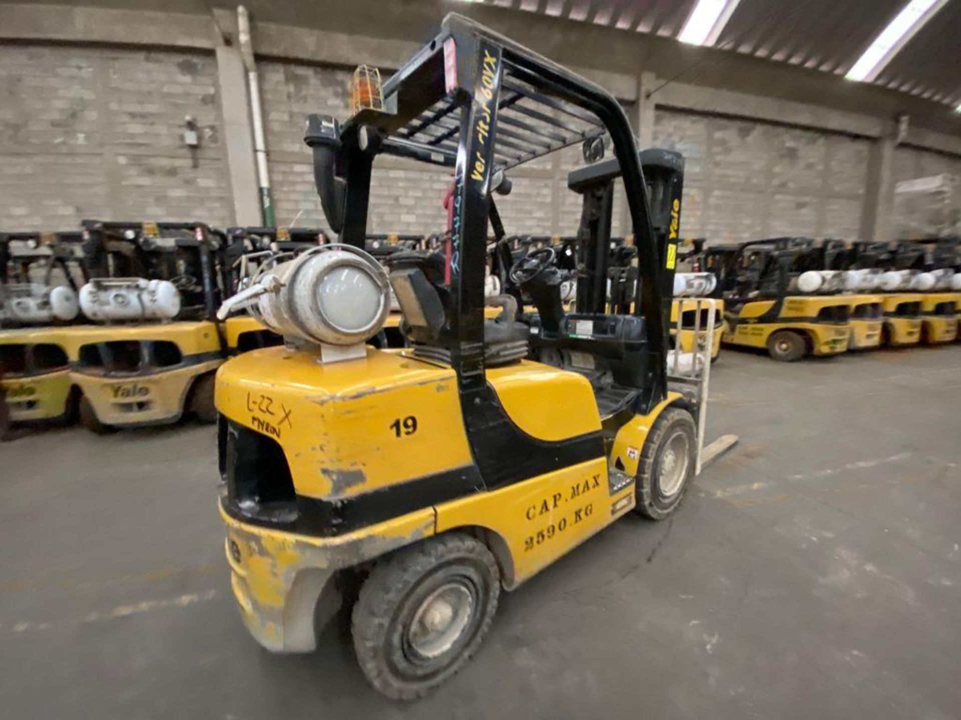 Yale Forklift, Model GLP060VXNDAE087, S/N D875V07977R, Year 2017, 5700 lb capacity - Image 11 of 39