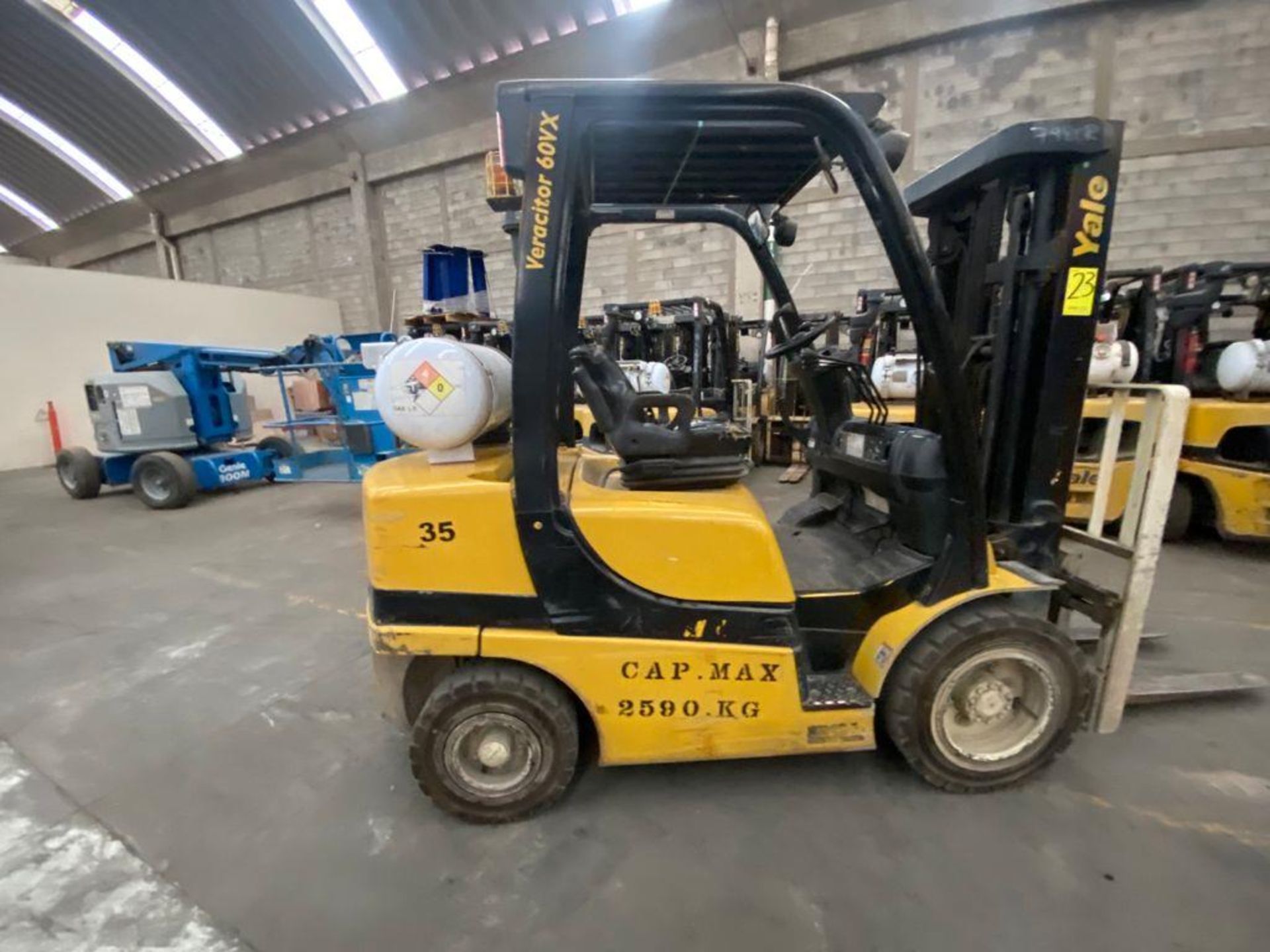 Yale Forklift, Model GLP060VXNDAE087, S/N D875V07980R, Year 2017, 5700 lb capacity - Image 8 of 39