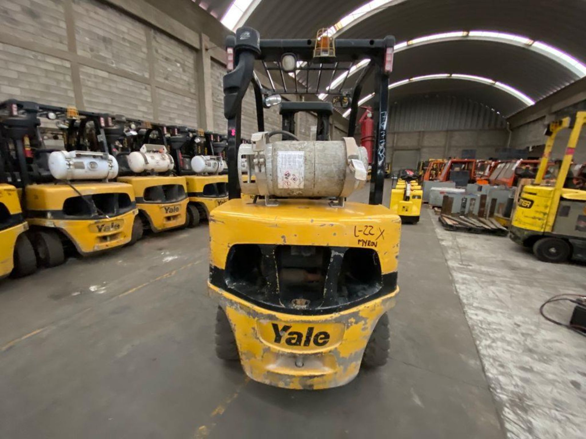 Yale Forklift, Model GLP060VXNDAE087, S/N D875V07977R, Year 2017, 5700 lb capacity - Image 8 of 39