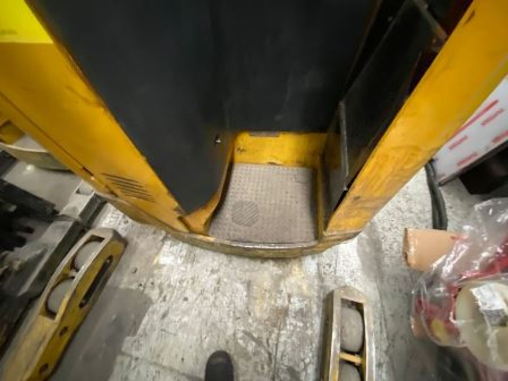 Yale Electric Forklift, Model NDR035EANL36TE157, S/N C861N03283J, Year 2011, 3500 lb capacity - Image 31 of 43