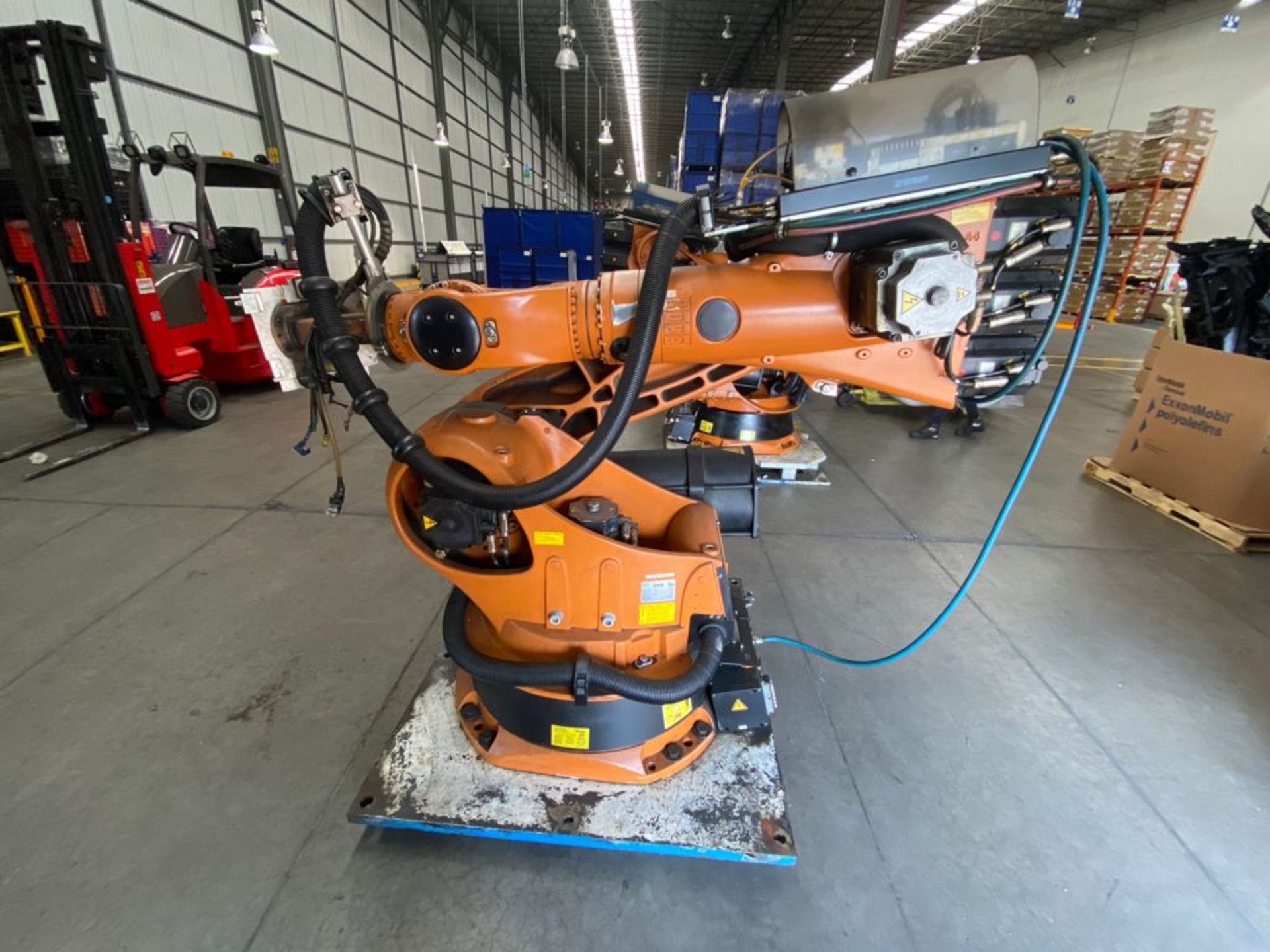 Kuka Articulated Robot, Model 0000107295, type KR 210 2000, Serial 812777, year 2005 - Image 18 of 49