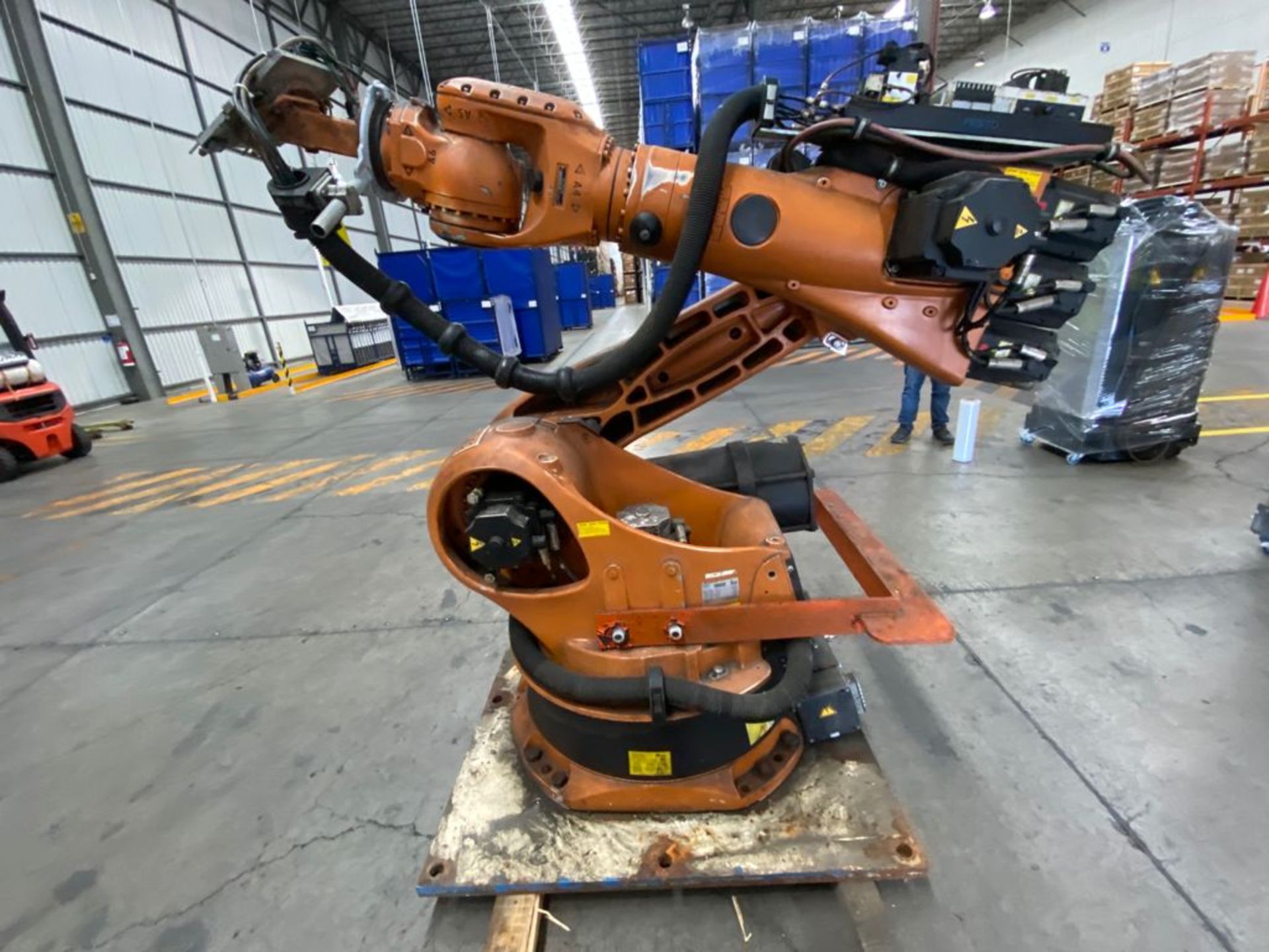Kuka Articulated Robot, Model 0000107295, type KR 210 2000, year 2005 - Image 28 of 58
