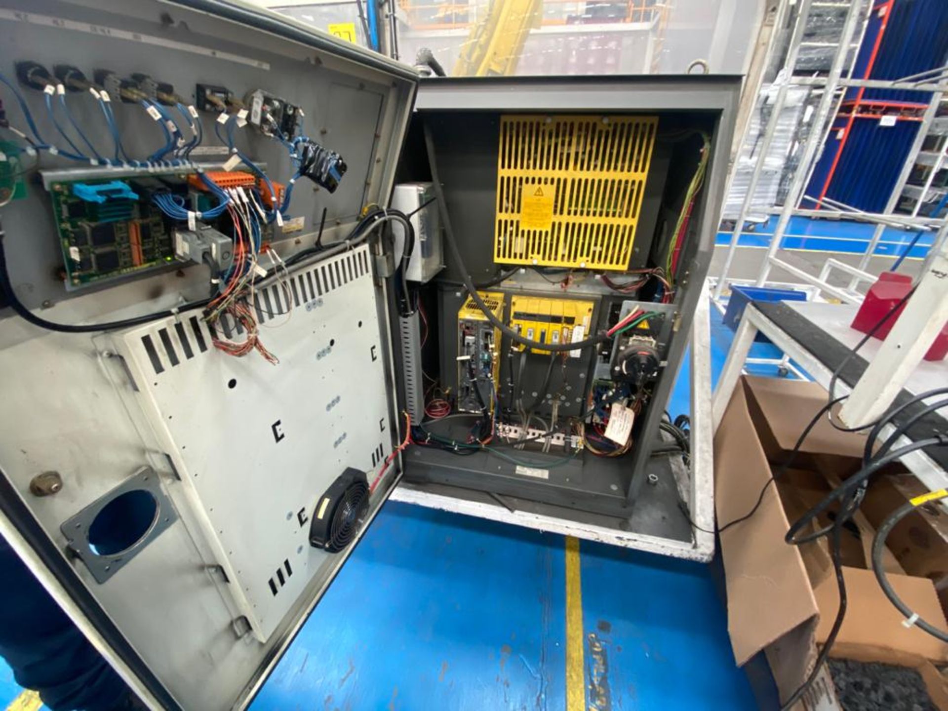 Welding cell in steel square profile structure, equipped with Fanuc articulated Robot, - Image 27 of 53