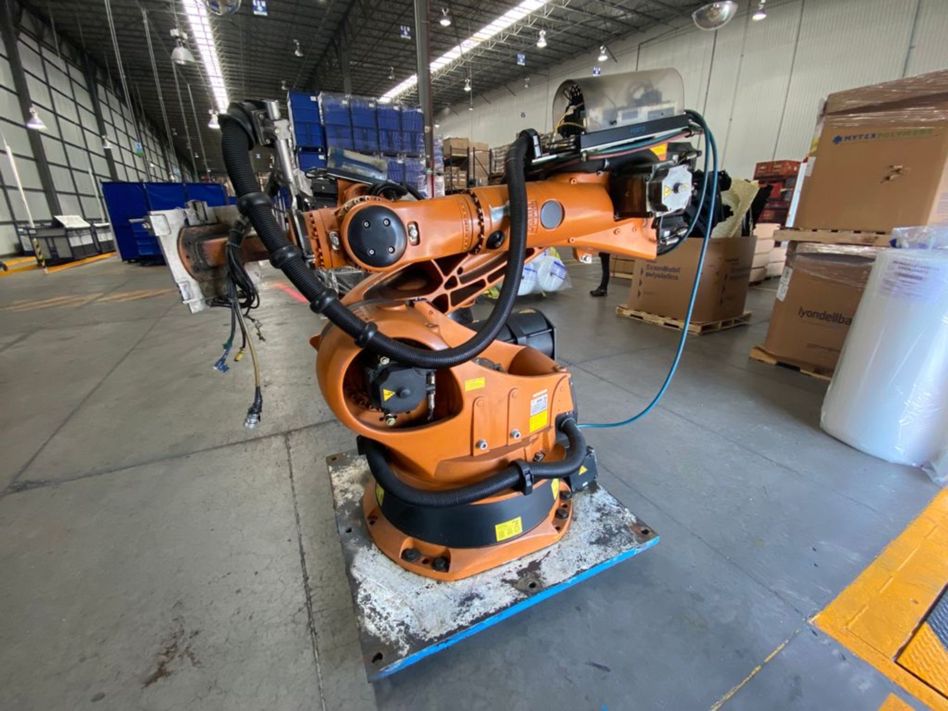 Kuka Articulated Robot, Model 0000107295, type KR 210 2000, Serial 812777, year 2005 - Image 15 of 49