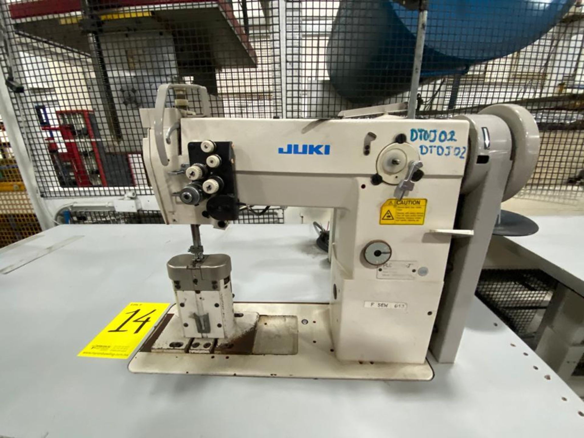 Juki Pole Sewing Machine of two needles, model PLC-1660-7, Serie number 3P0XG01370 - Image 9 of 16