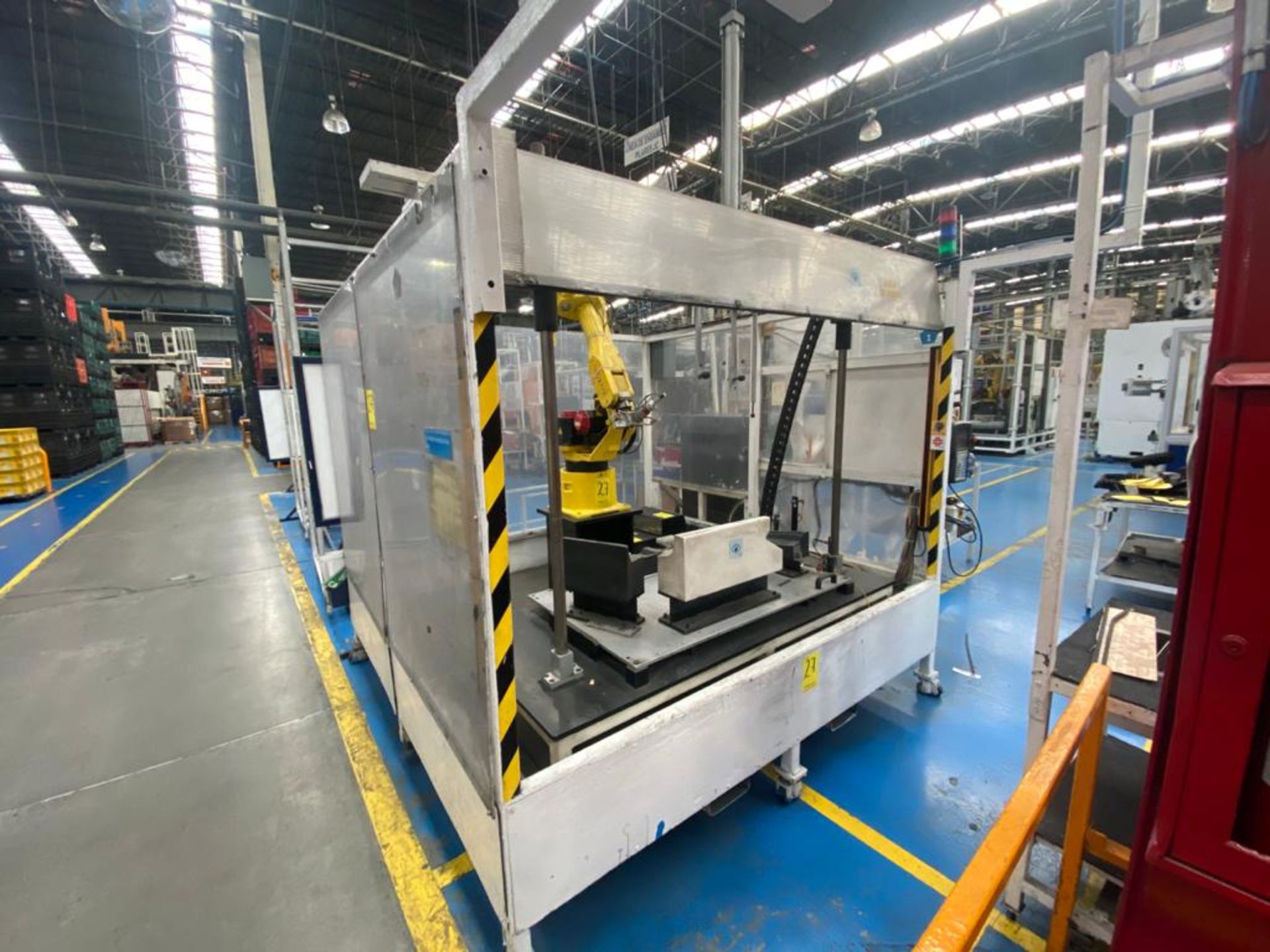 Welding cell in steel square profile structure, equipped with Fanuc articulated Robot, - Image 18 of 53