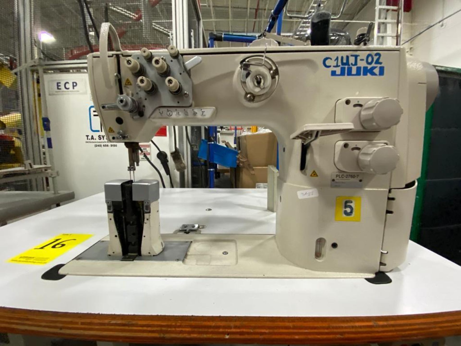 Juki Pole Sewing Machine of two needles, model PLC-2760-7, Serie number 3P0HM01104 - Image 10 of 13