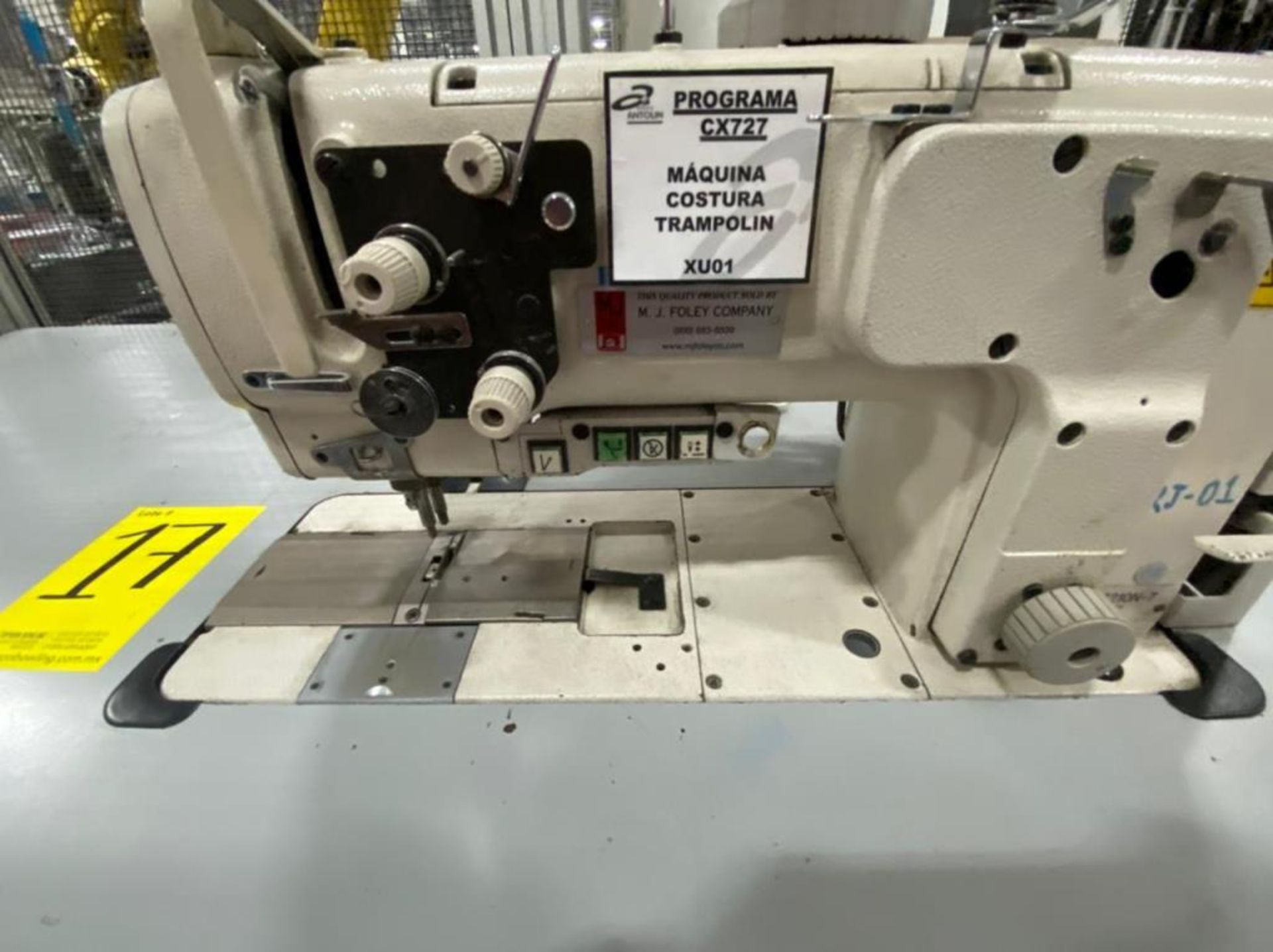 Juki Floor Sewing Machine of one needle, model LU-2210N-7, Serie number 3L8XH07986 - Image 12 of 15