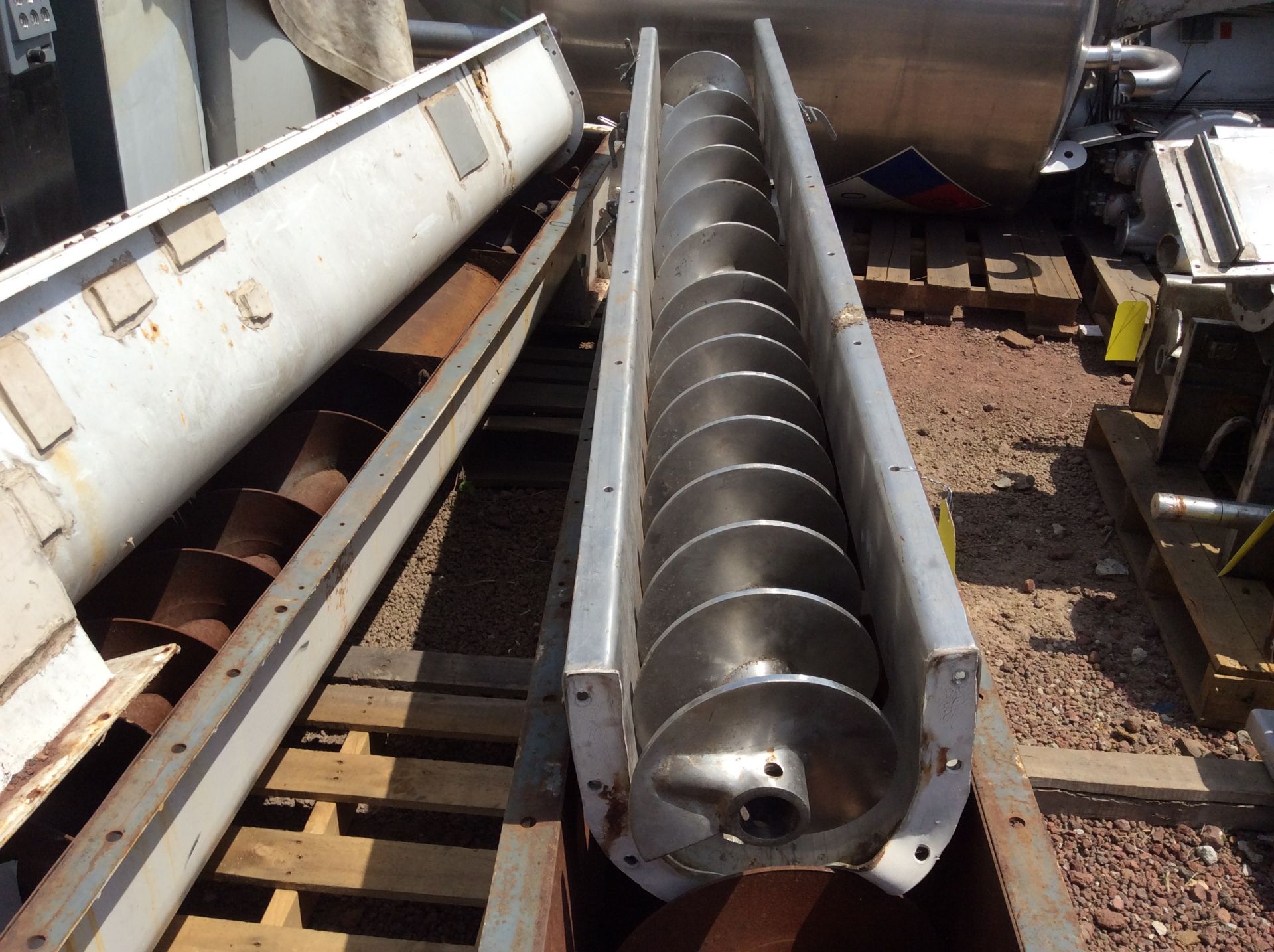 4 helical conveyors, includes 1 geared motor. Please inspect - Image 6 of 11