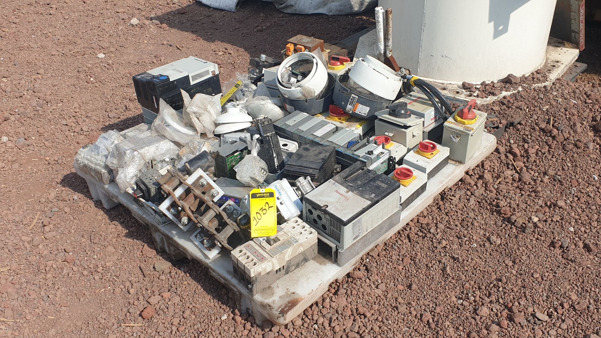 Lot of various spare parts, Switches, Controllers, Selectors, Festo Thermomagnetic Units.