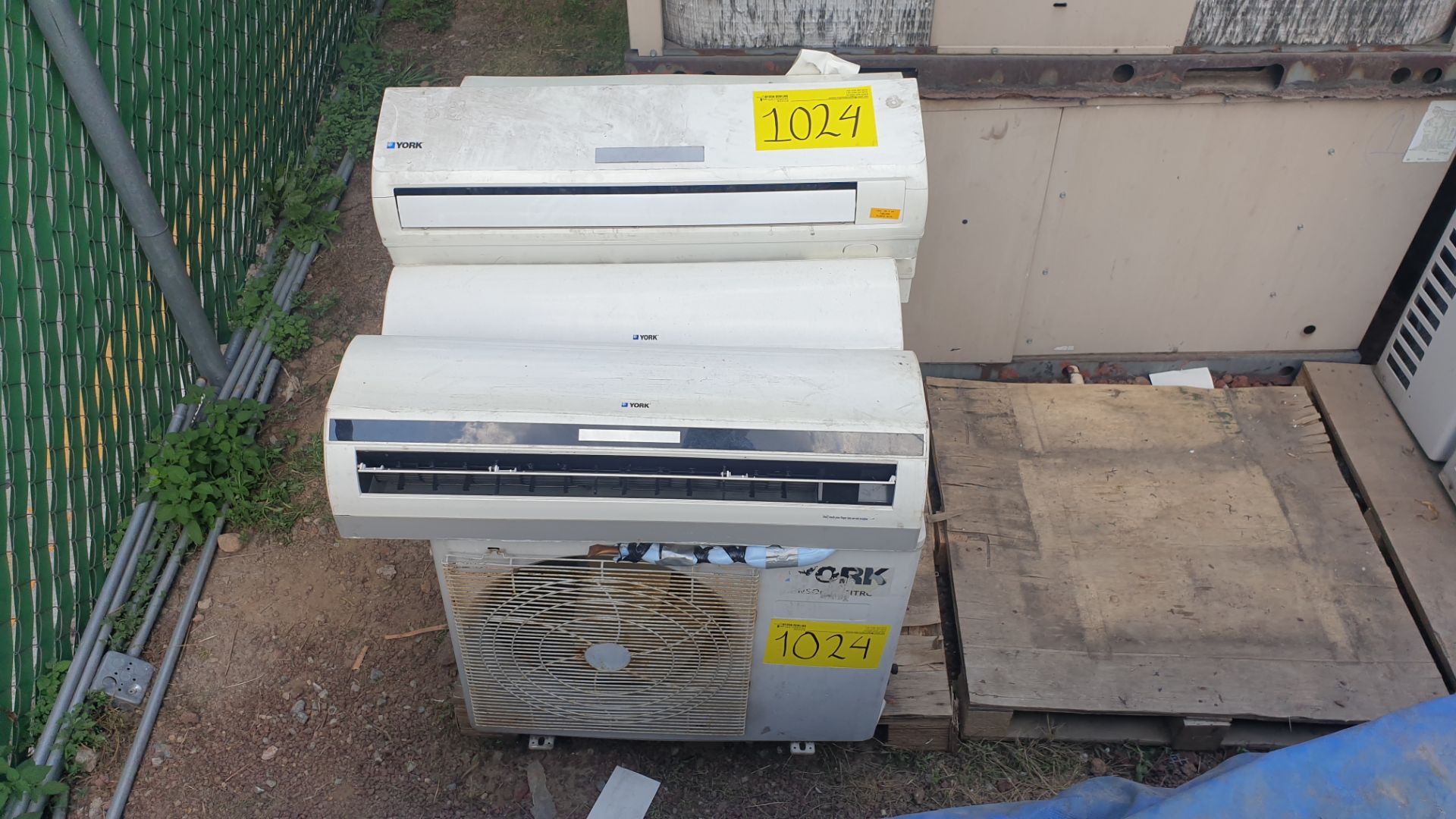 4 York Condensing units, includes 5 York minisplit, models YHEC12FS-ADG, YSEC12FD-ADG