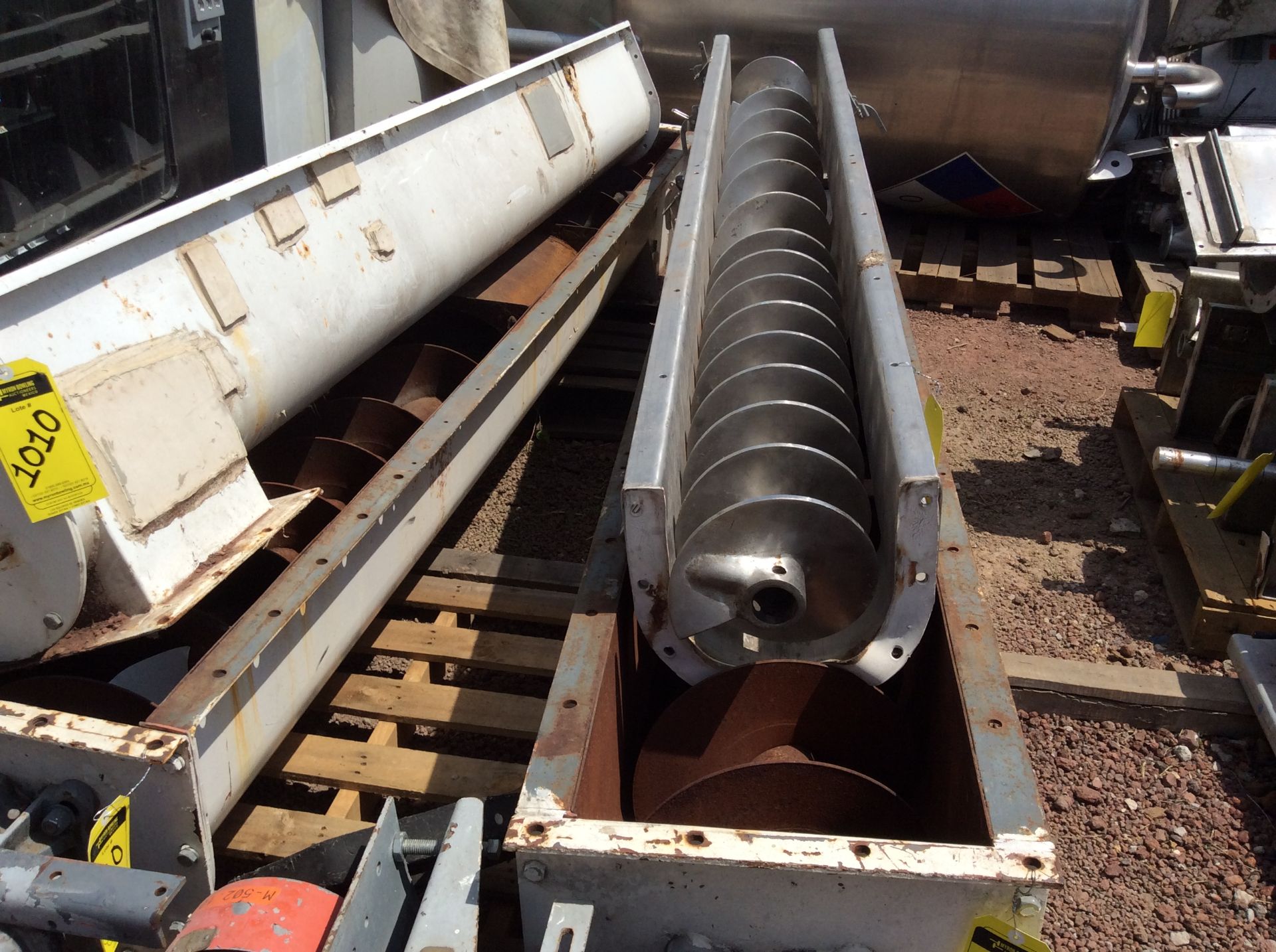 4 helical conveyors, includes 1 geared motor. Please inspect - Image 8 of 11