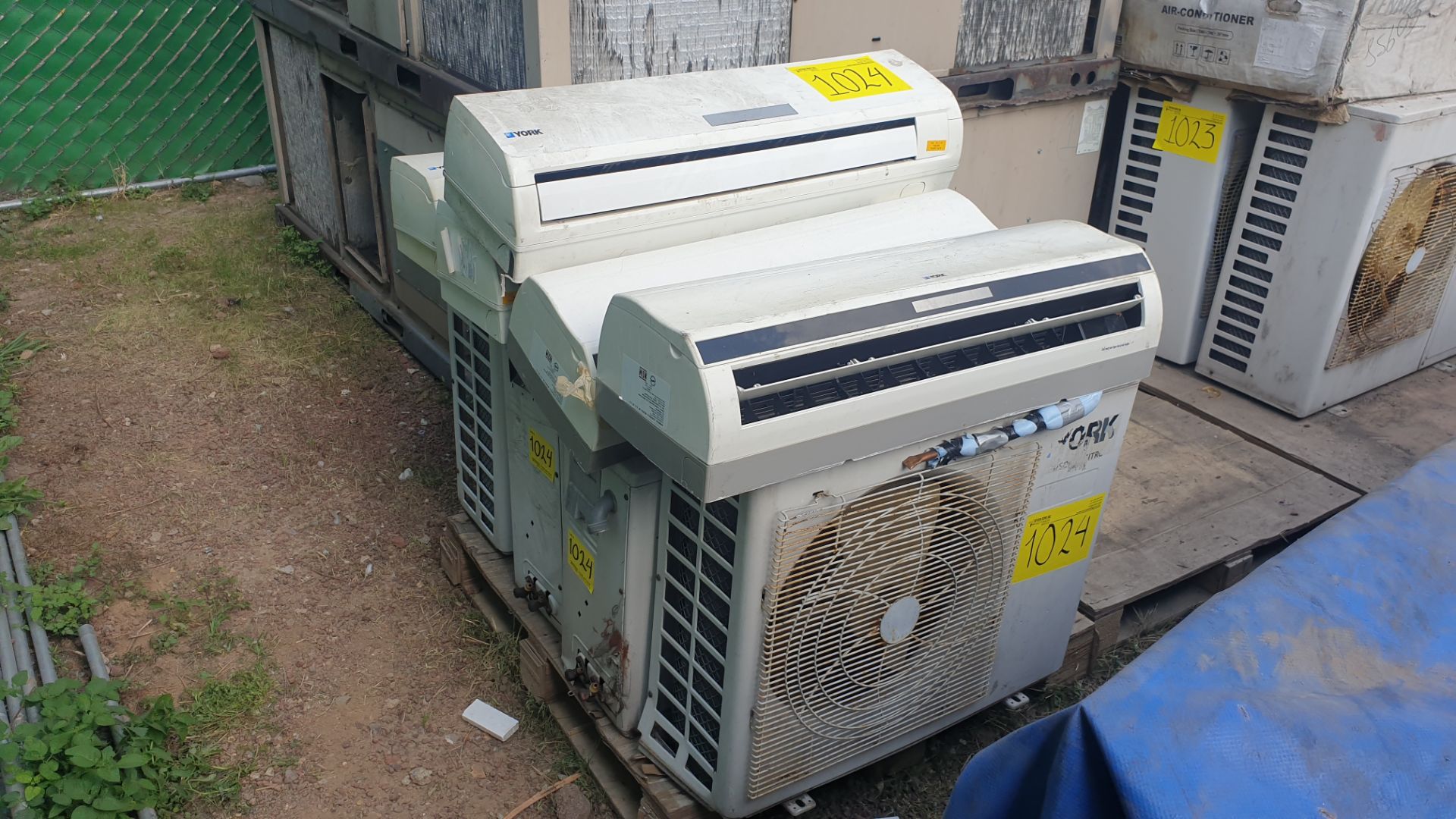 4 York Condensing units, includes 5 York minisplit, models YHEC12FS-ADG, YSEC12FD-ADG - Image 7 of 7