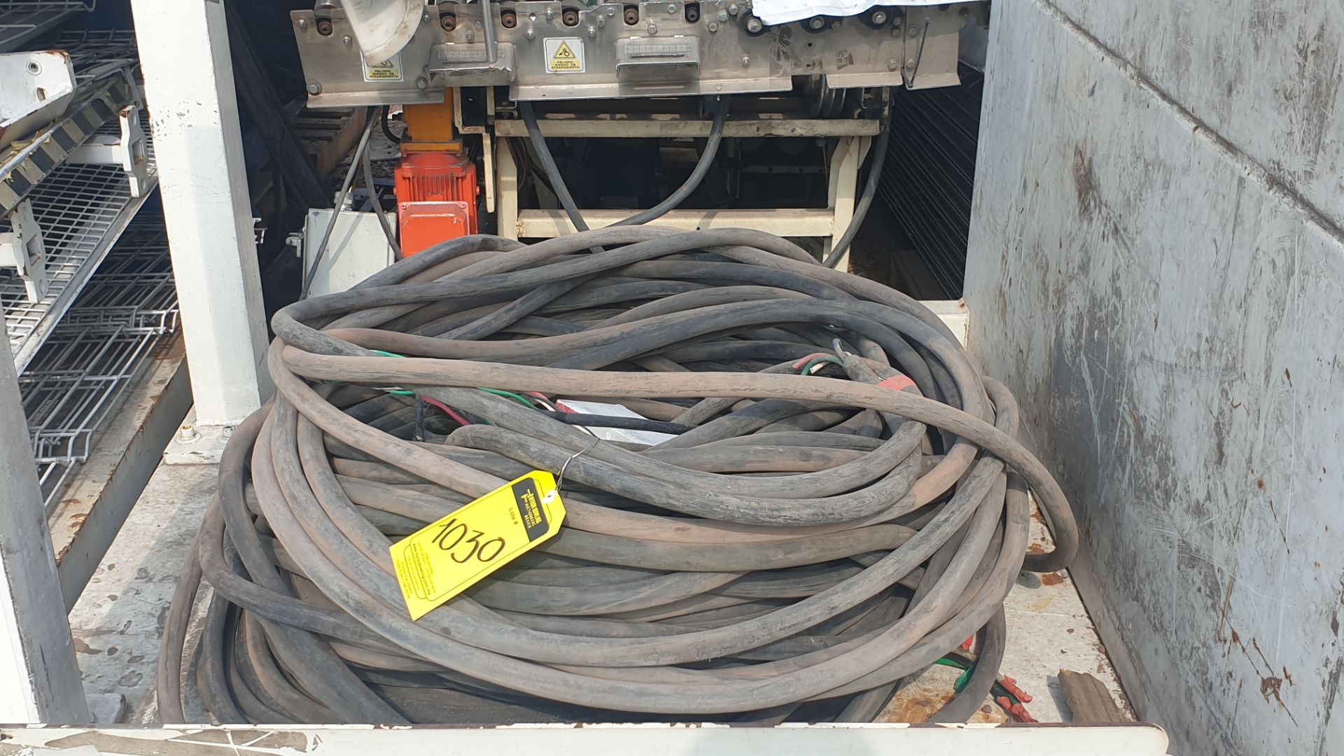 Lot of cable for high tension of 3 lines different gauge 80 mts approximately