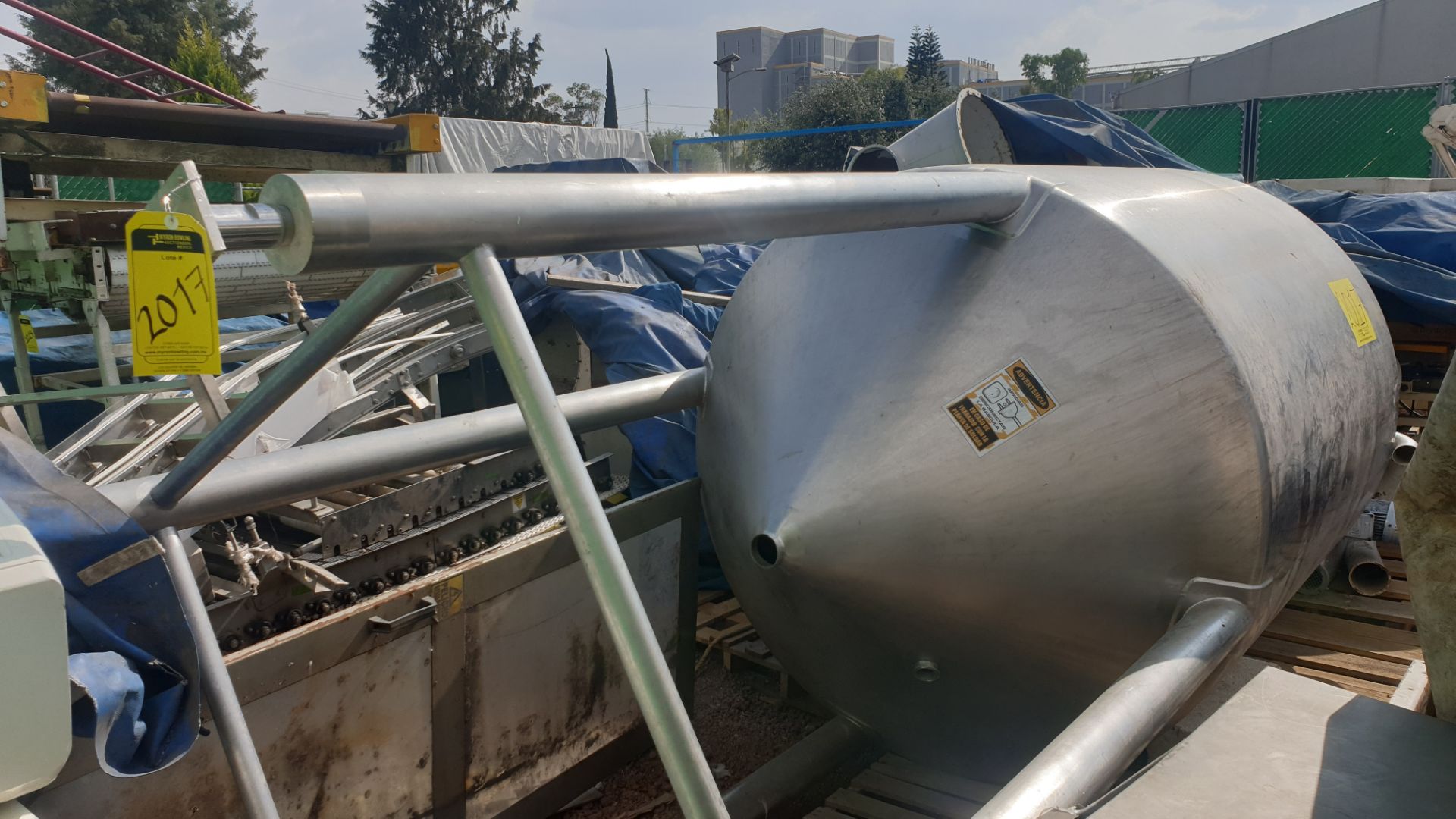 1 staineless steel elevated vertical tank, capacity 3000 liters. - Image 19 of 19