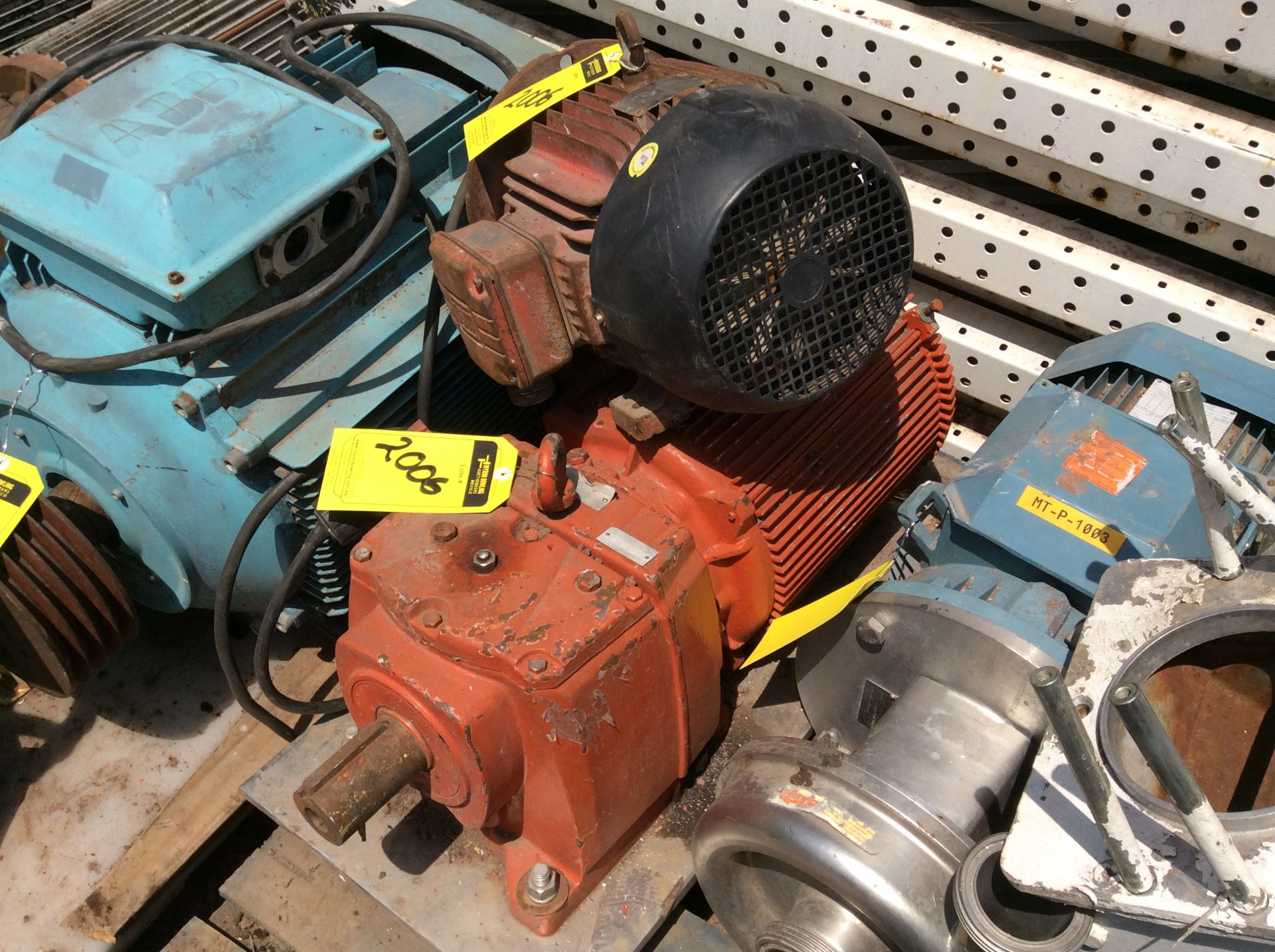 WEG motor, model 00718EP213T 7HP, 1 14 HP motor without plate - Image 5 of 26