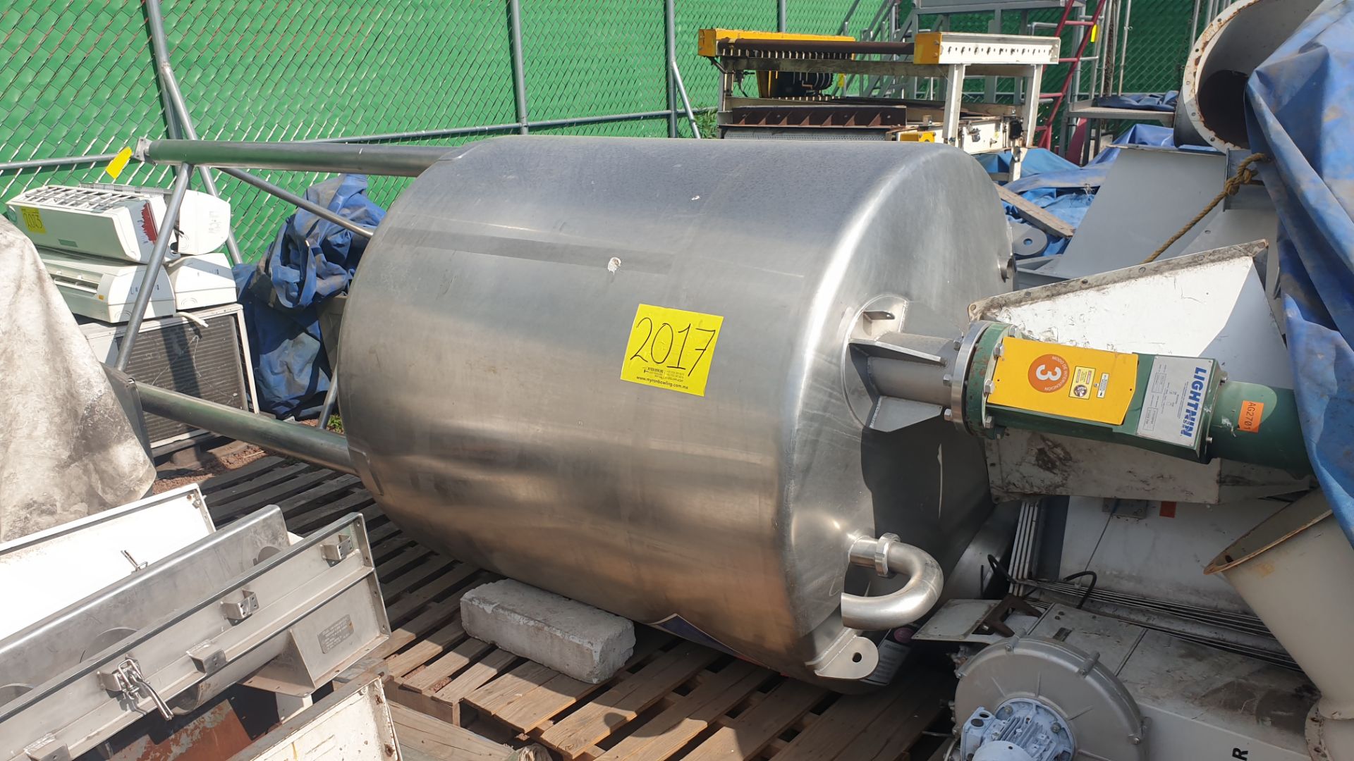 1 staineless steel elevated vertical tank, capacity 3000 liters. - Bild 11 aus 19