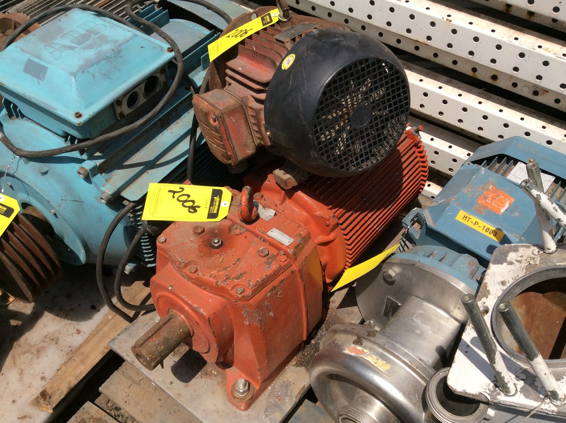 WEG motor, model 00718EP213T 7HP, 1 14 HP motor without plate - Image 4 of 26