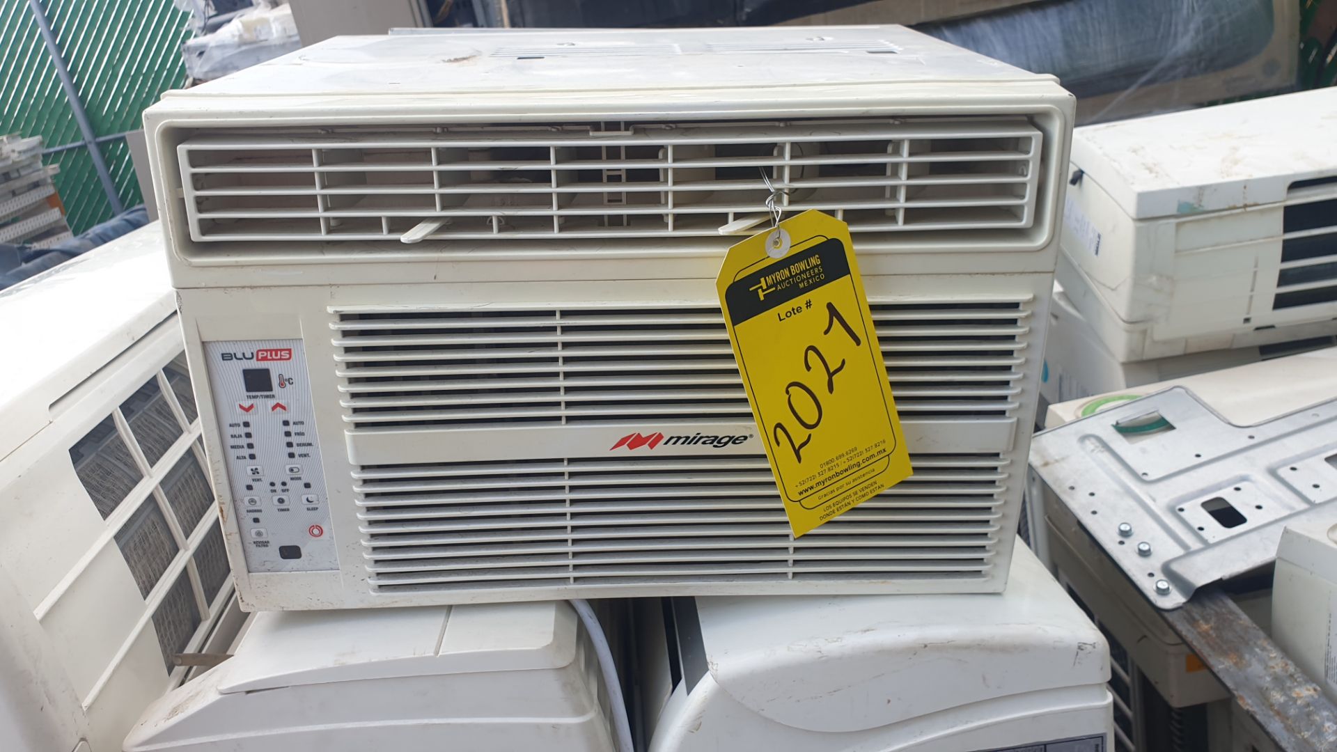 1 Air-conditioning lot, includes 3 condensers different brands - Image 8 of 14