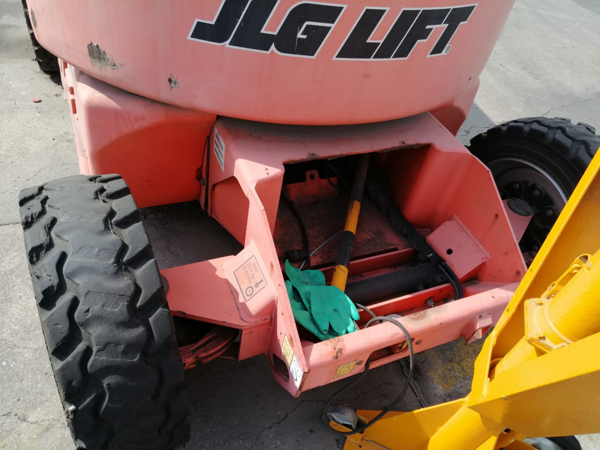 1 JLG Lift model E450A year 2001 N/S 0300063074 maximum lift 12 meters. Please inspect. - Image 7 of 32