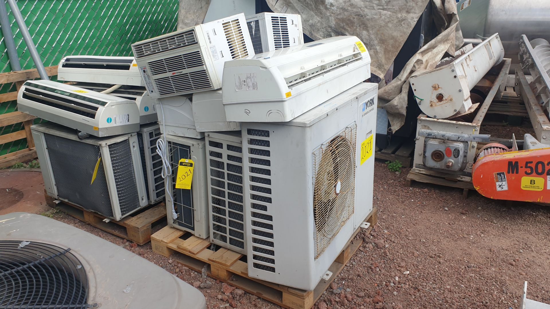 1 Air-conditioning lot, includes 3 condensers different brands - Image 12 of 14